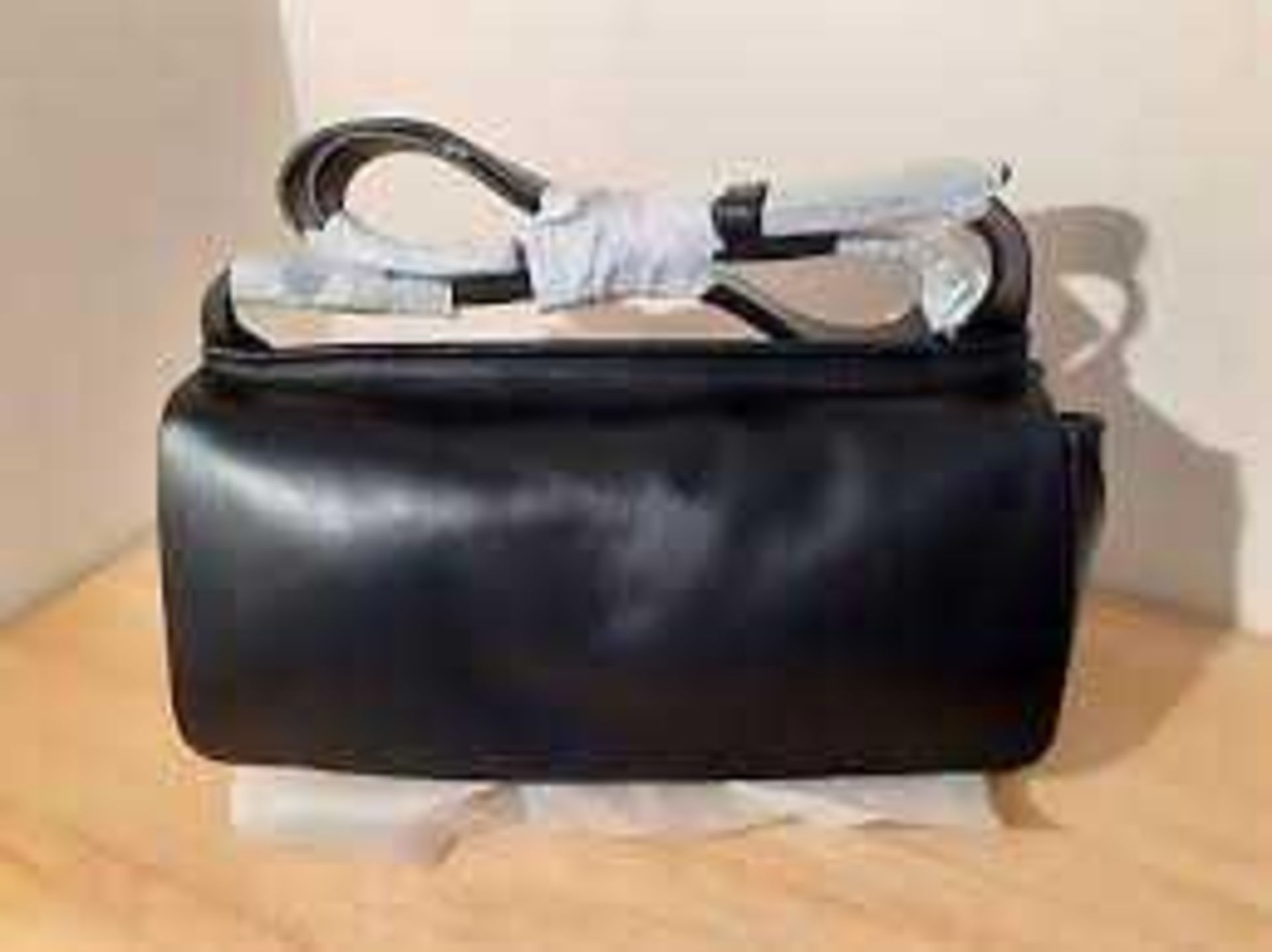 RRP £100 John Lewis And Partners Carry Saddle Clutch Black Leather Handbag 26.178 (Appraisals