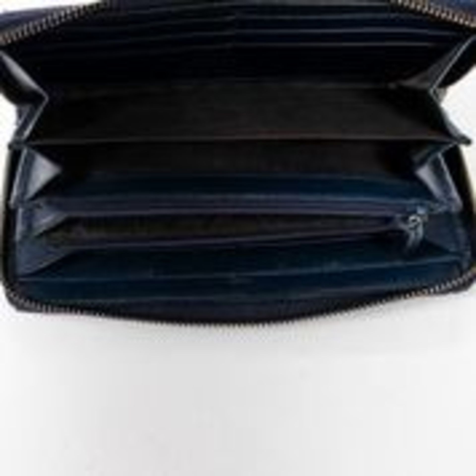 RRP £650 Gucci Marmont Zip Around Wallet Navy Blue/White/Red - AAO4299 - Grade AB - Please Contact - Image 3 of 3