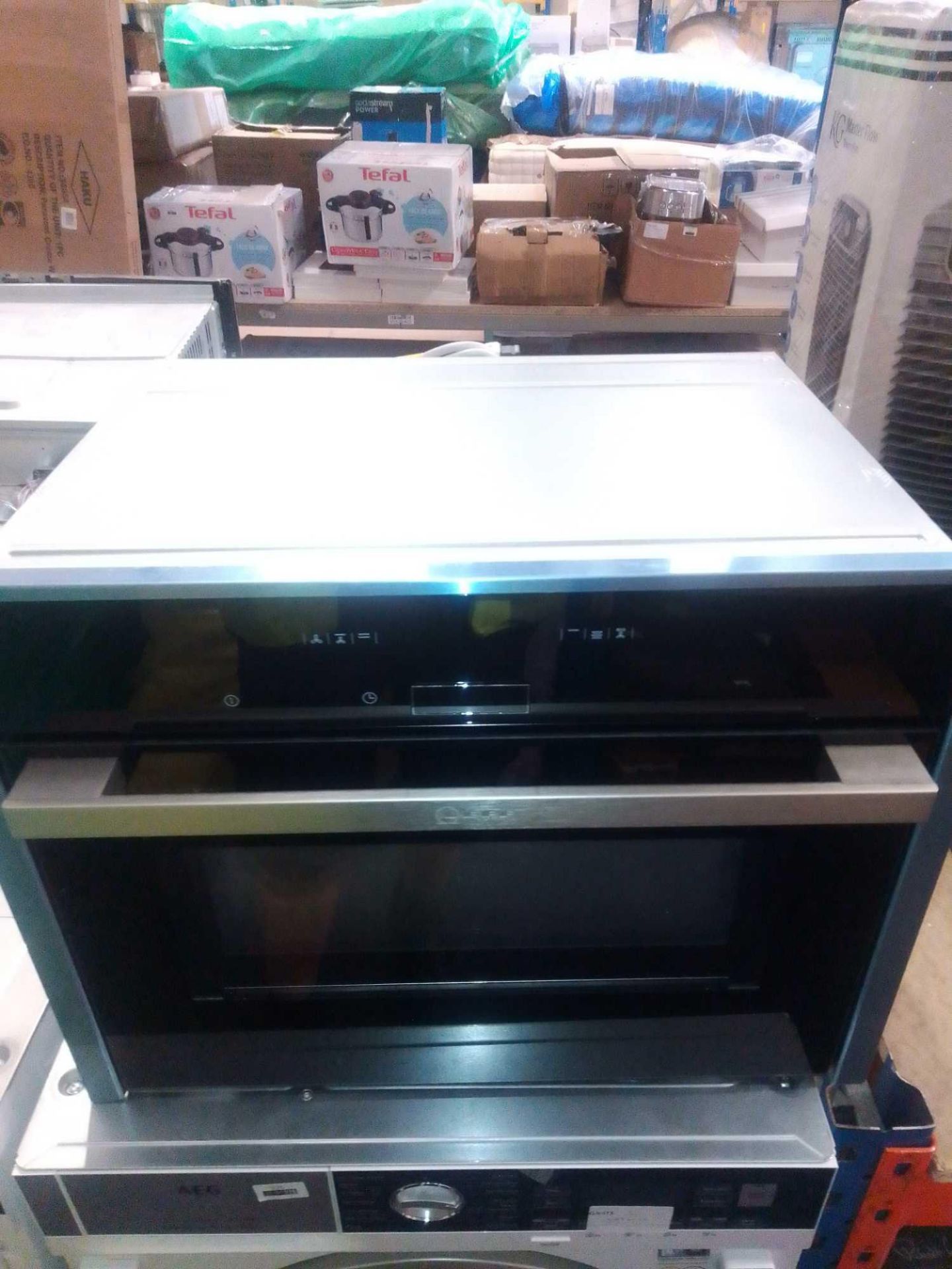 RRP £850 Neff C17mr02nob 60cm Stainless Steel Compact Microwave Oven (Appraisals Available On