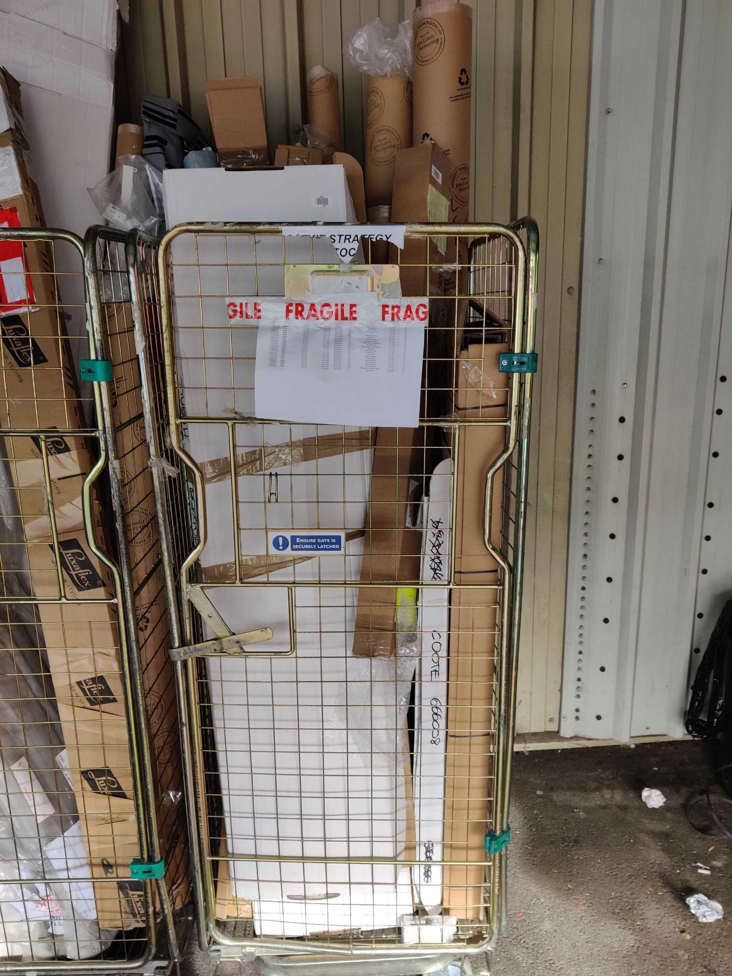 (Jb) RRP £500 Pallet To Contain Large Assortment Of John Lewis And Partners Blinds In Assorted Sizes