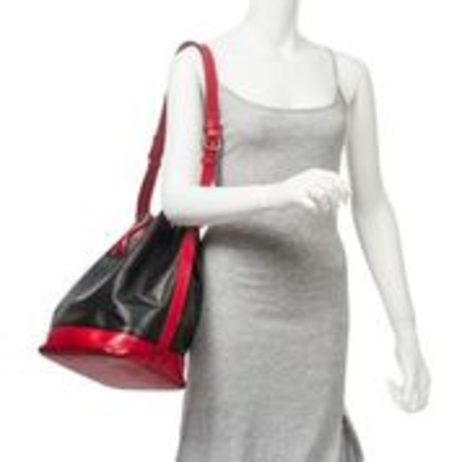 RRP £1,700 Louis Vuitton Noe Bicolor Shoulder Bag Black/Red - AAR4669 - Grade AB - Please Contact Us - Image 3 of 3