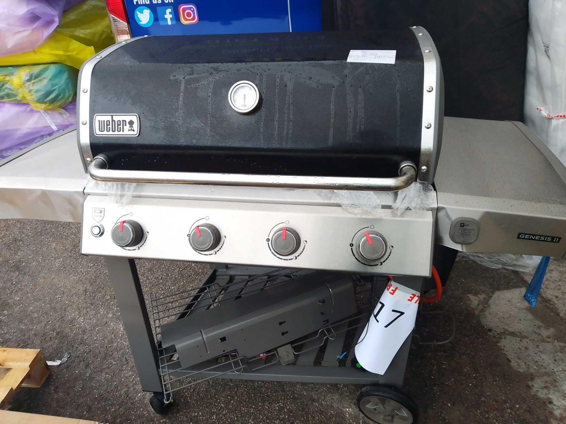 RRP£800 Weber Genesis E-410 4 Burner Bbq (In Need Of Attention And New Parts) (3017247)(Apprasials