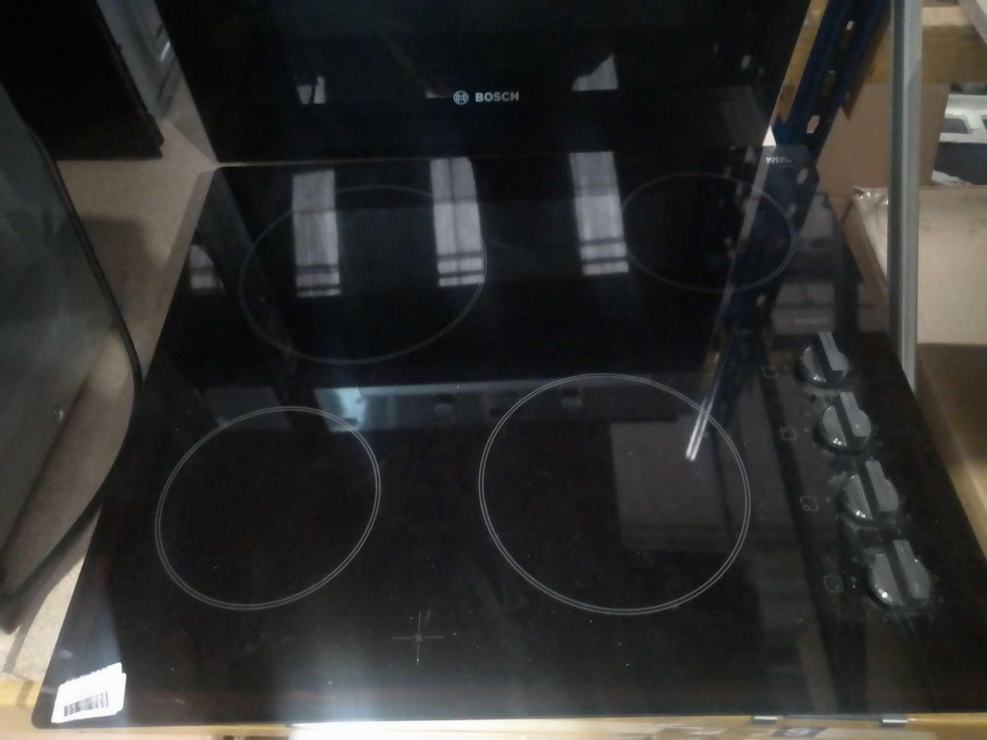 RRP £180 Bosch Pke611Ca1E/02 4 Plate Ceramic Hob (Appraisals Are Available On Request) (Pictures For