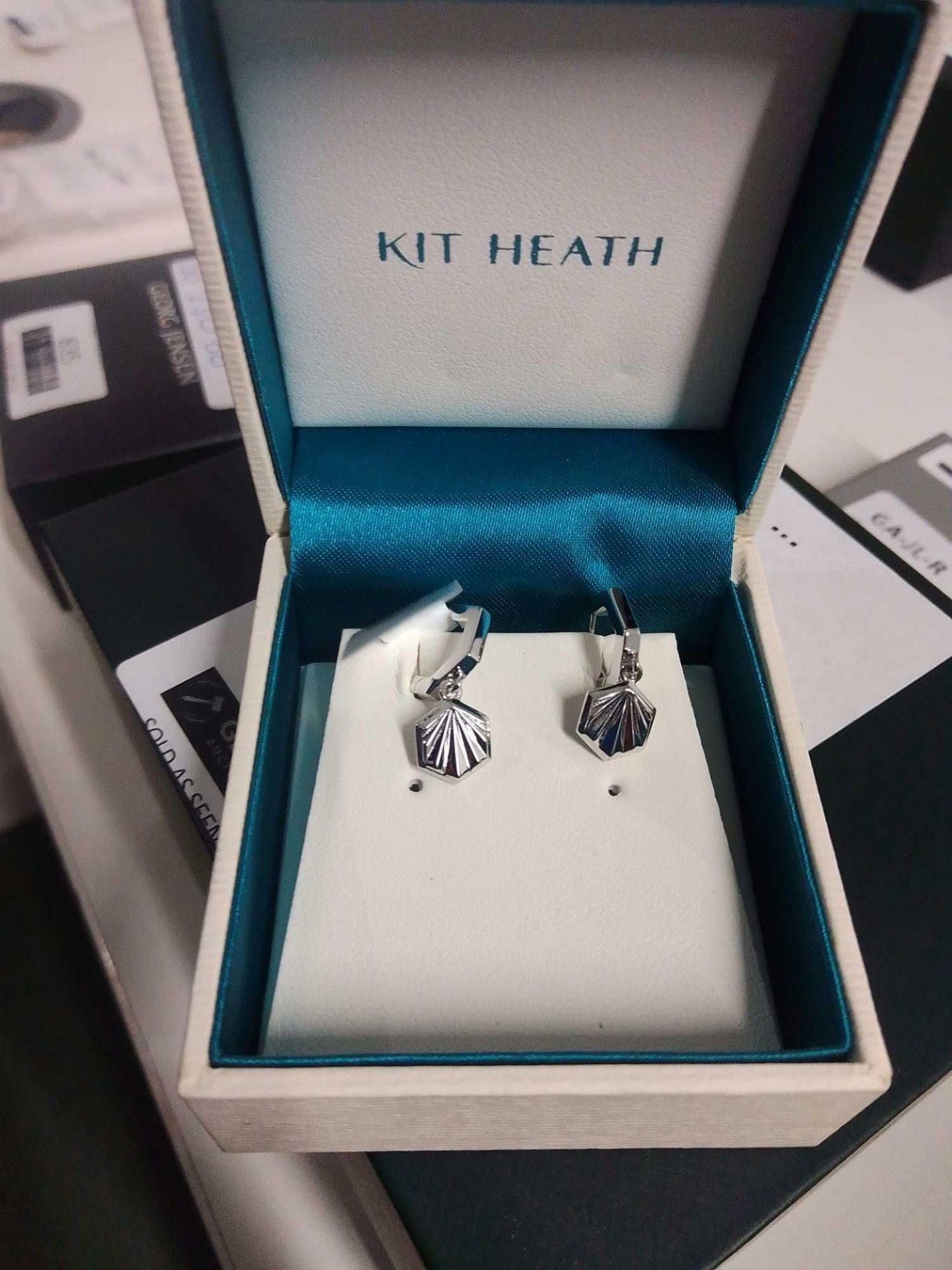 RRP £185 Lot To Contain 2 Assorted Jewellery Items To Include Kit Heath Ladies Earring And Claudia