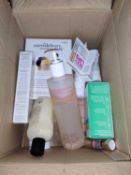 (Jb) RRP £150 Lot To Contain 10 Testers Of Assorted Premium Lotions, Creams, Serums Hand Gels, Makeu