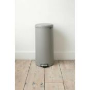 RRP £60 Boxed Brabantia Icon 30 Litre Pedal Bin (238547) (Appraisals Available On Request) (Pictures