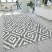 RRP £70 Hard-Wearing Large Designer Black And White Floor Rug (Appraisals Available On Request)(