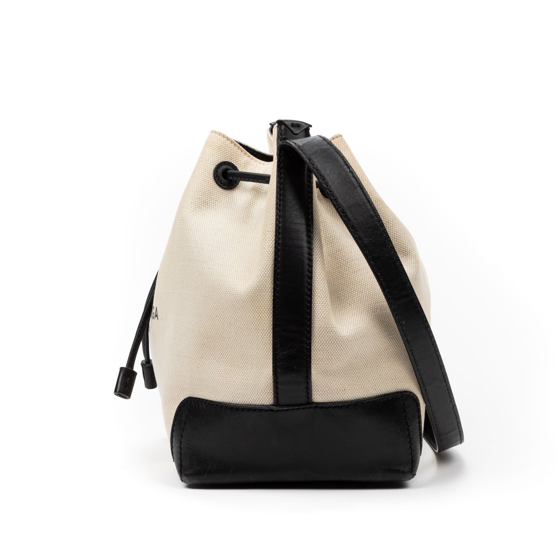 RRP £485 Balenciaga Bicolor Drawstring Bucket Shoulder In Ivory/Black AAR5411 (Bags Are Not On Site, - Image 2 of 6