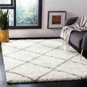 RRP £210 Large Philomena Looped/Hooped Ivory And Grey Floor Rug (Appraisals Available On Request) (