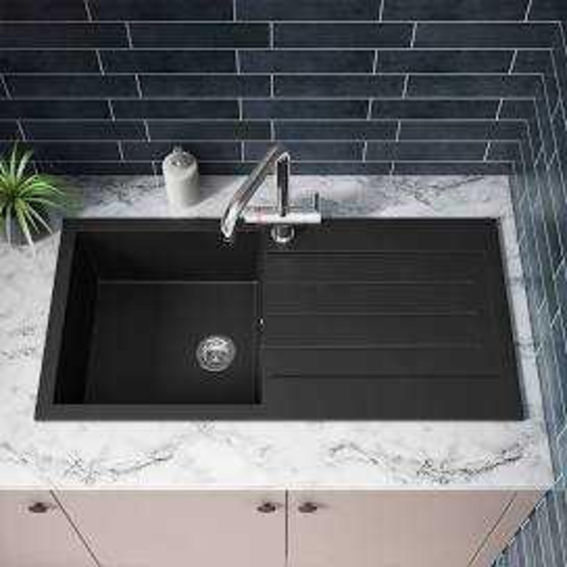 RRP £250 Boxed Black Comite Single Bowl Kitchen Sink And Drainer (Appraisals Available On Request)(