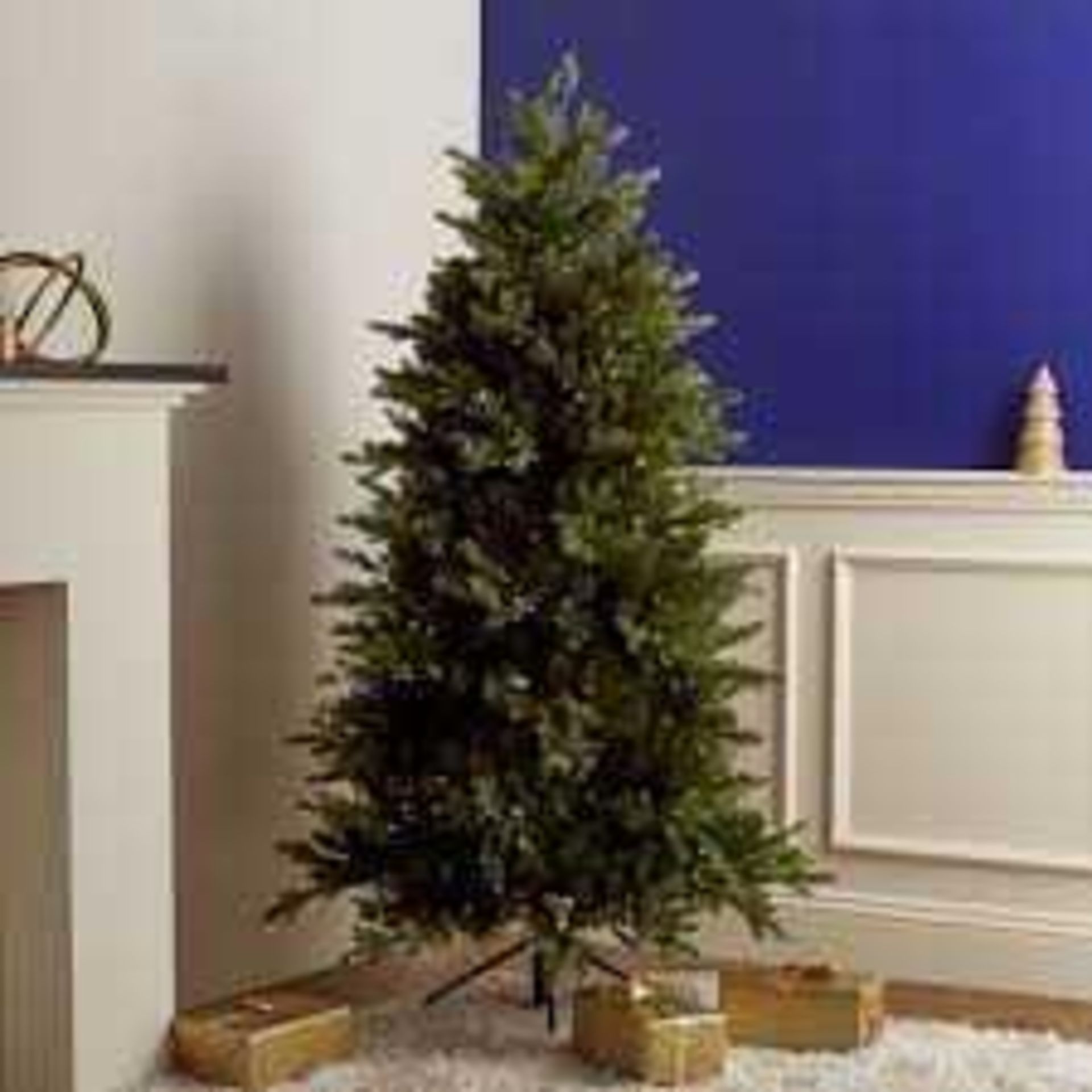 (Jb) RRP £220 Lot To Contain 1 Boxed 4Ft Santa's Best 16 Function Pre-Lit Dewdrop Christmas Tree Wit