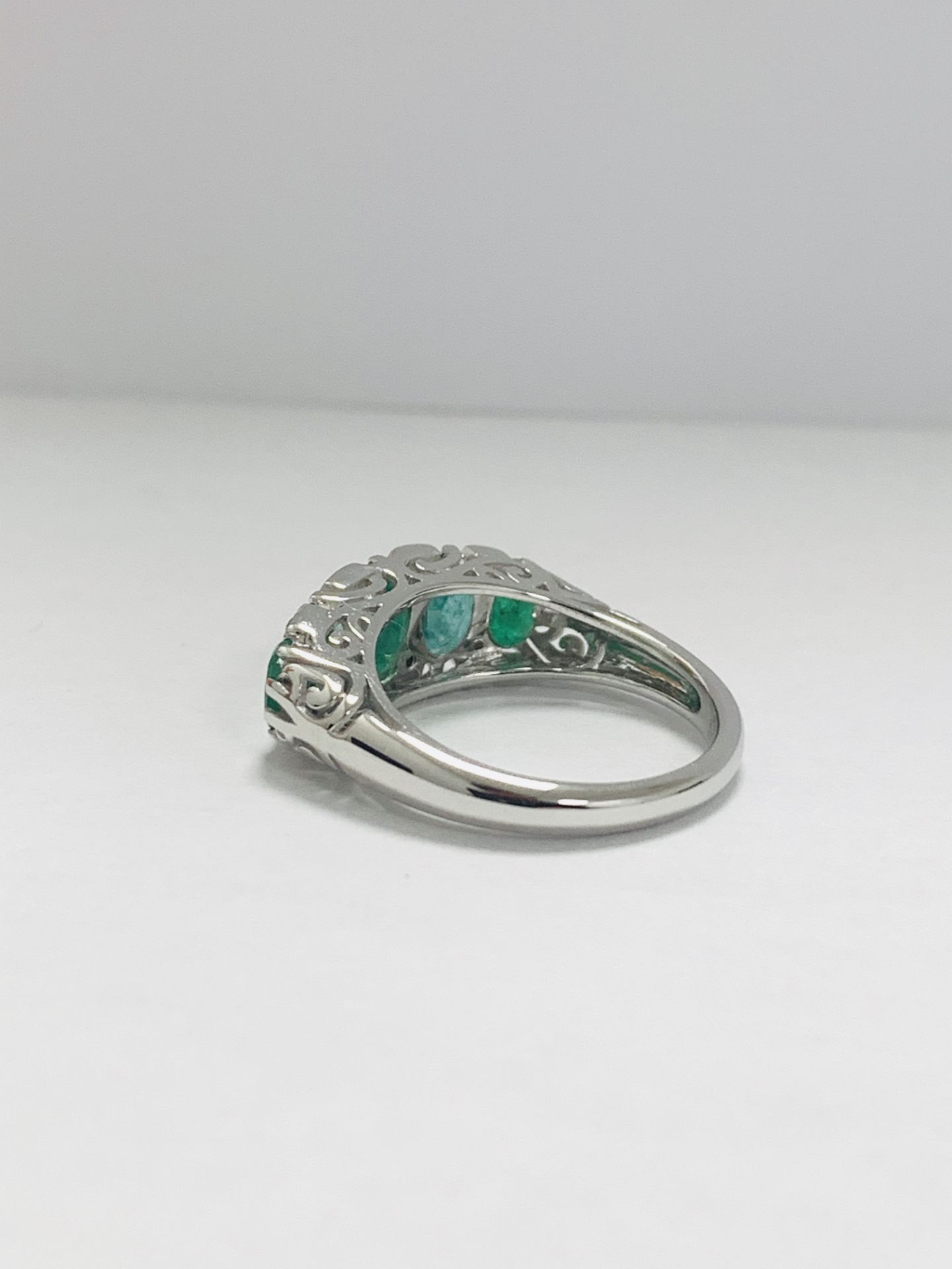 14Ct White Gold Emerald And Diamond Ring - Image 3 of 9