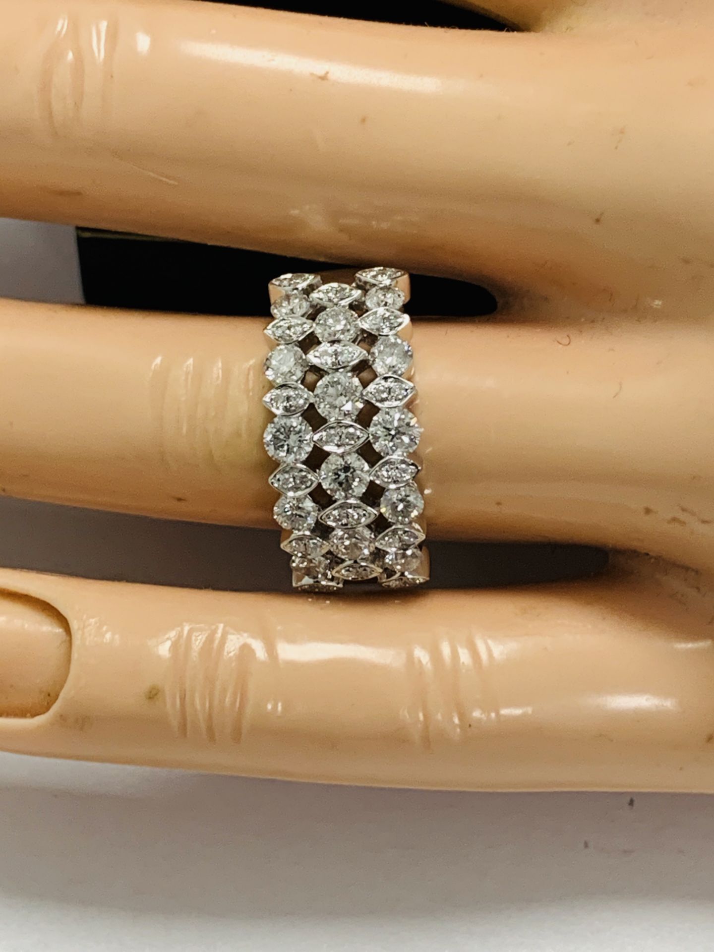 Platinum Diamond Ring - Image 7 of 9