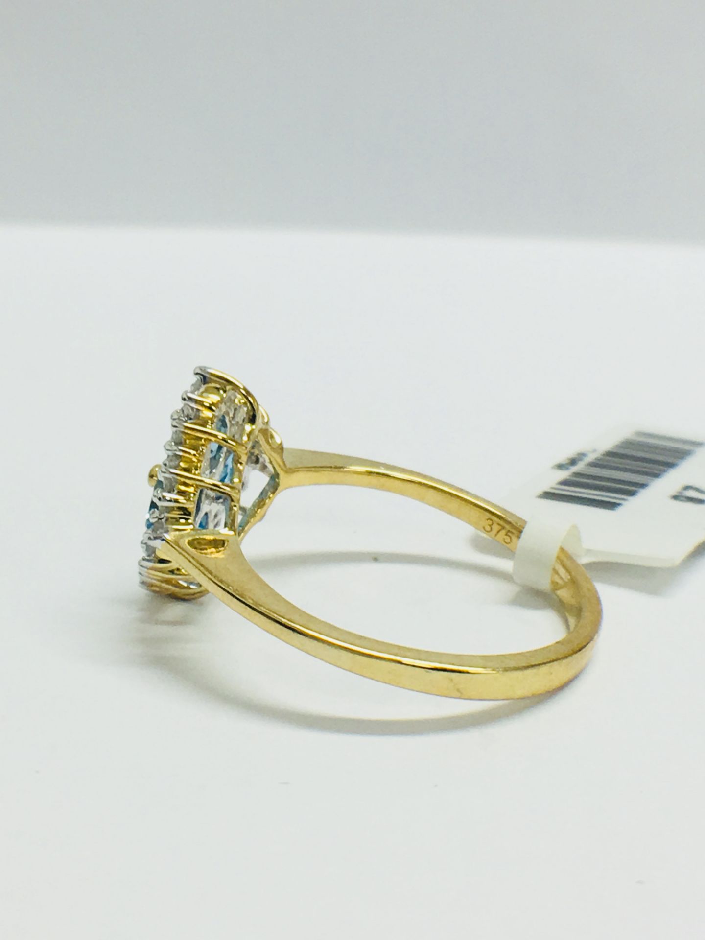 9Ct Yellow Gold Blue Topaz Diamond Cluster Ring - Image 4 of 9