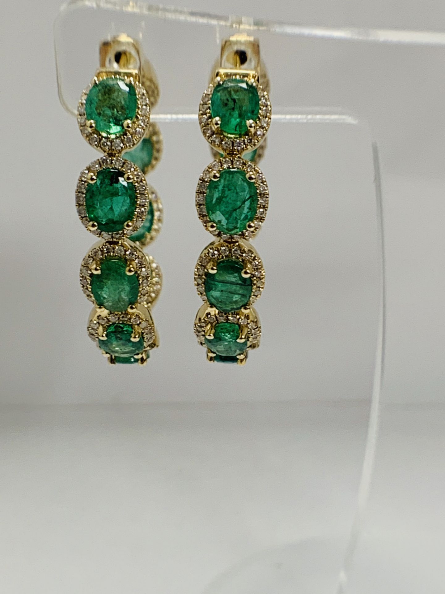 14ct Yellow Gold Emerald And Diamond Hoop Earrings - Image 16 of 23