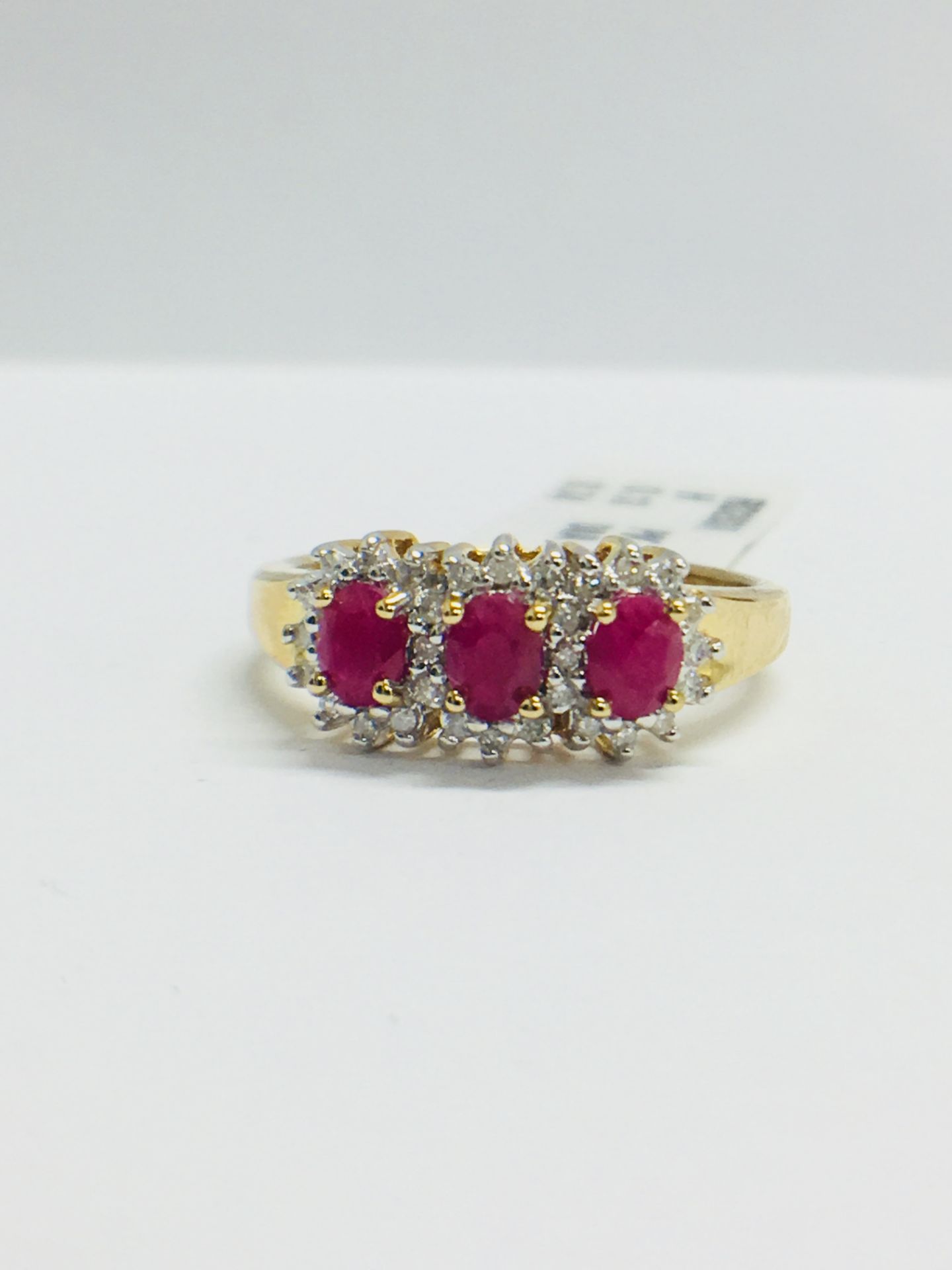 9ct Ruby Diamond Cluster Style Ring - Image 11 of 12