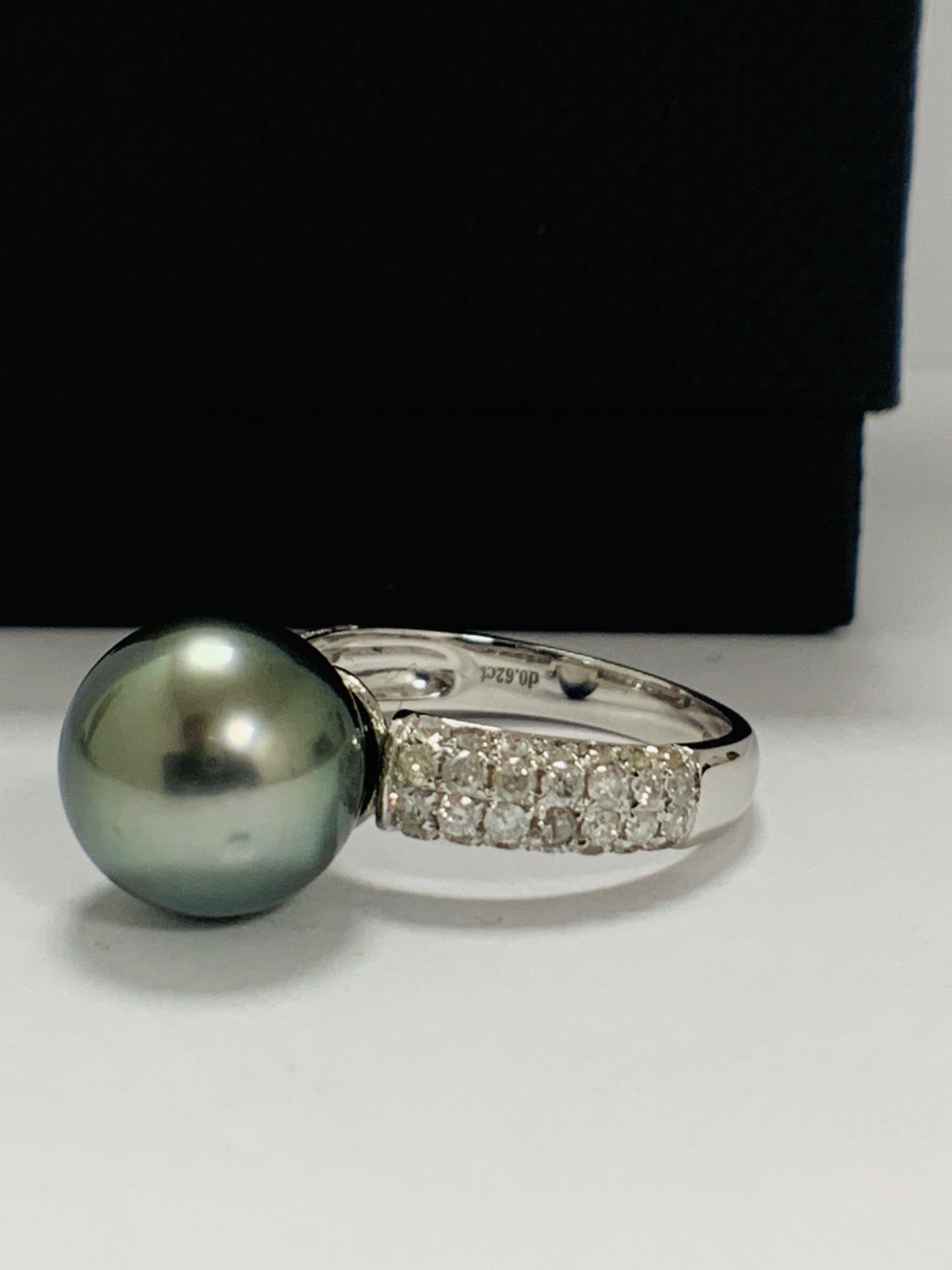 14ct White Gold Pearl And Diamond Ring - Image 4 of 15