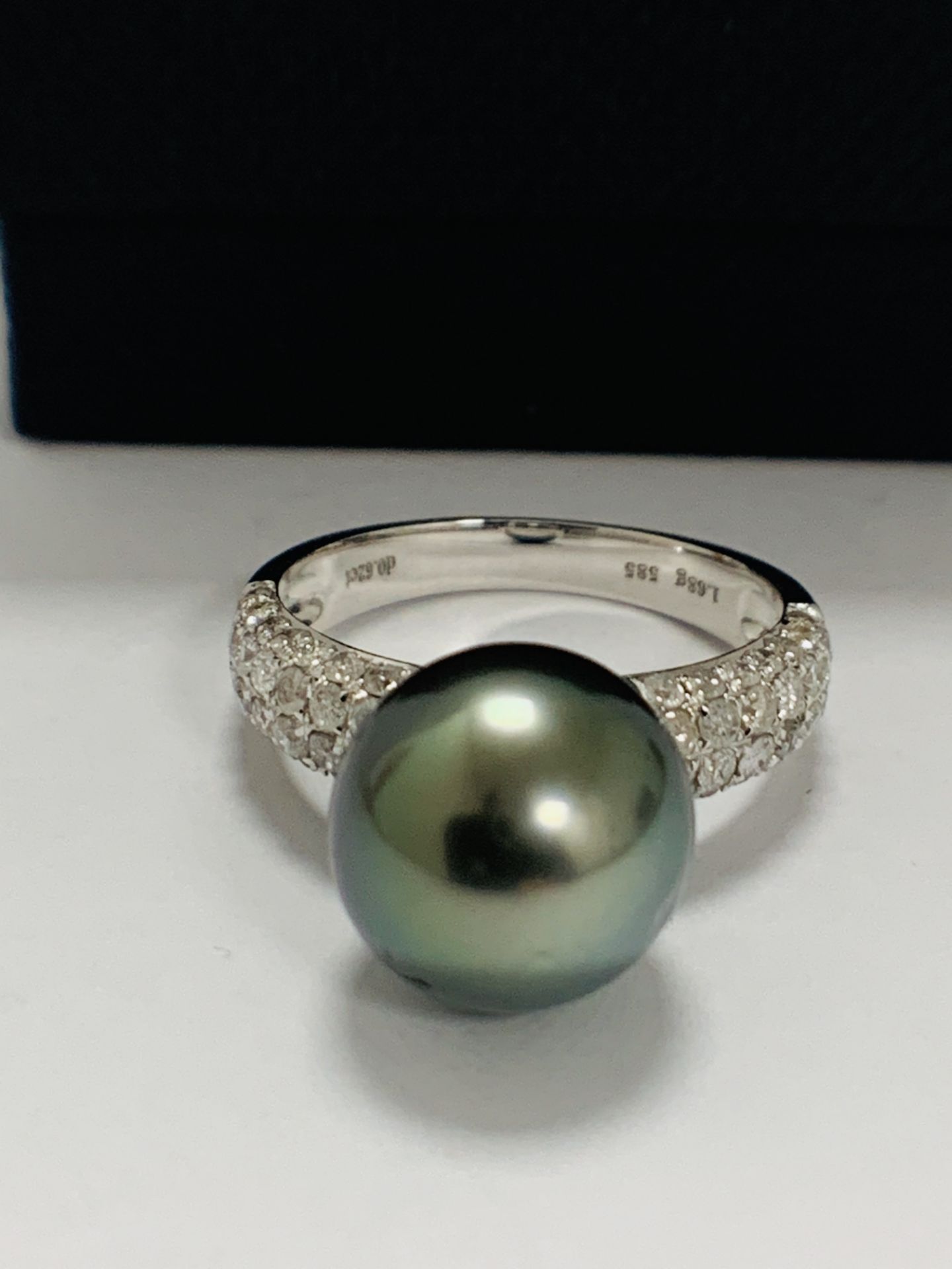 14ct White Gold Pearl And Diamond Ring - Image 2 of 15