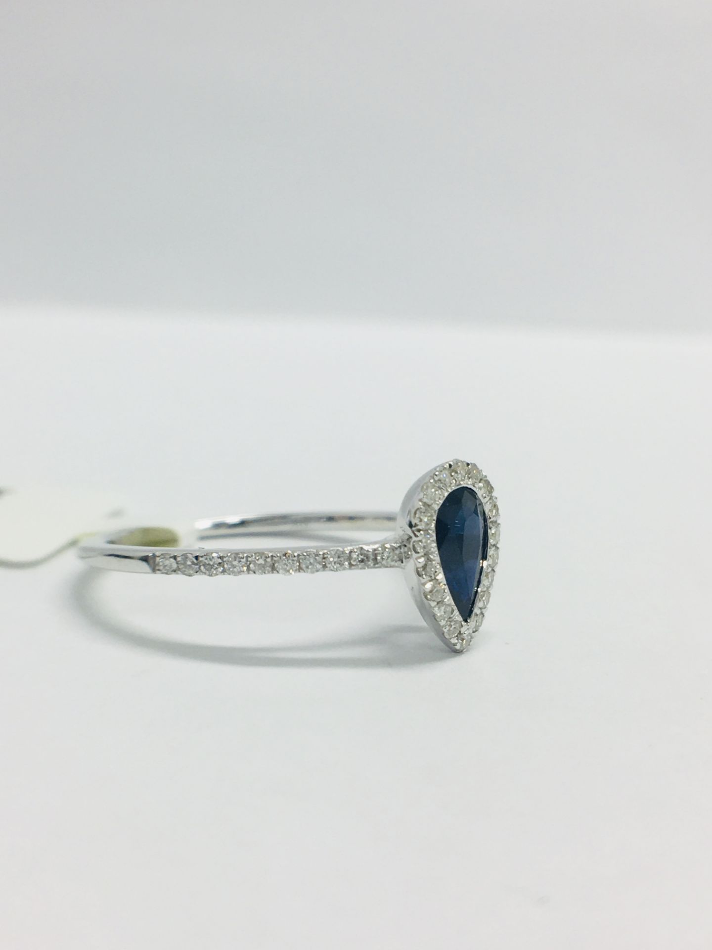 9ct White Pearshape Sapphire Diamond Ring - Image 8 of 10