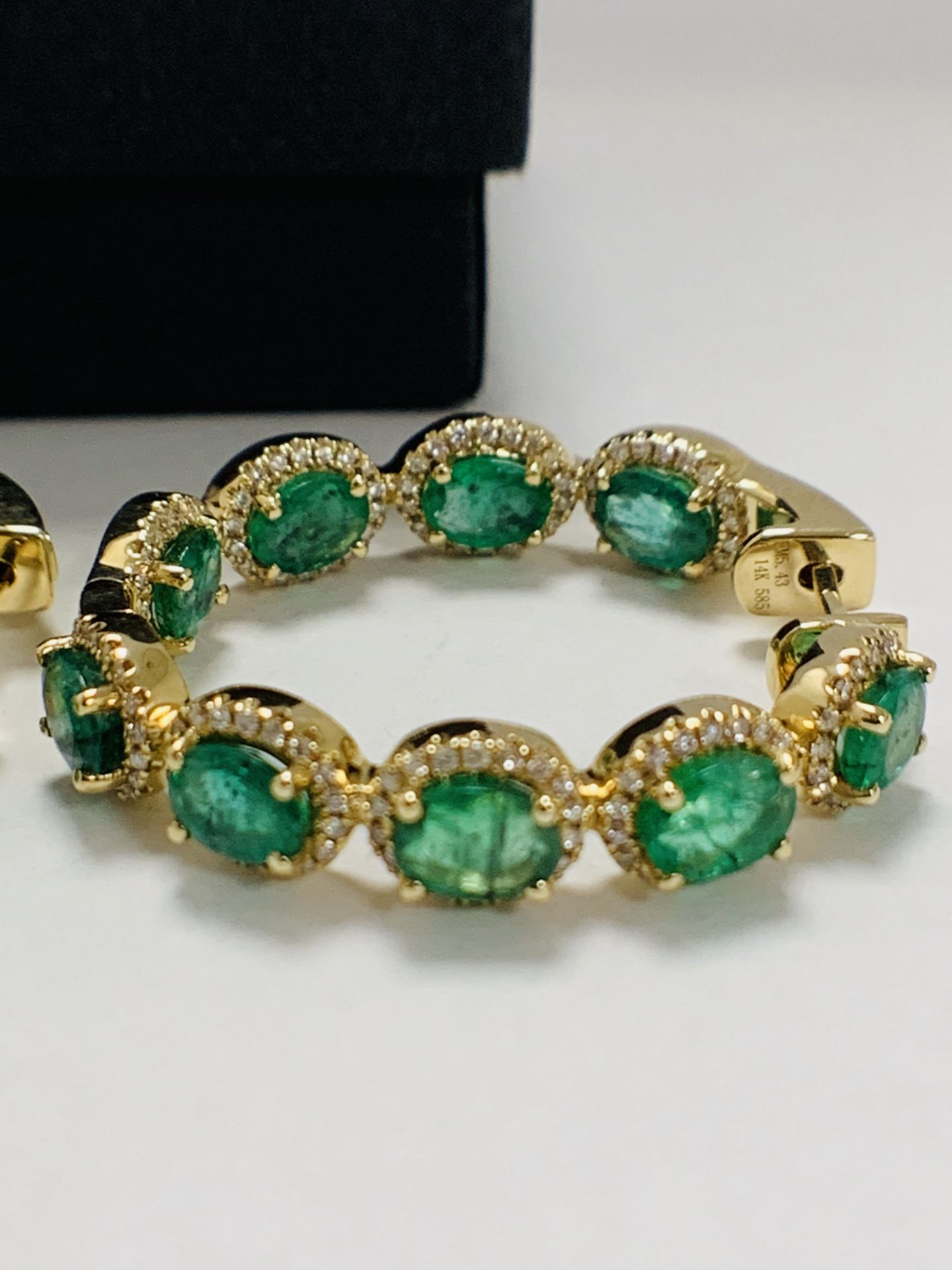 14ct Yellow Gold Emerald And Diamond Hoop Earrings - Image 6 of 23