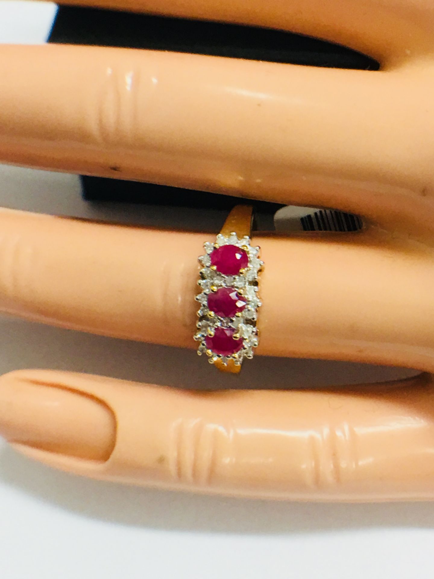 9ct Ruby Diamond Cluster Style Ring - Image 12 of 12