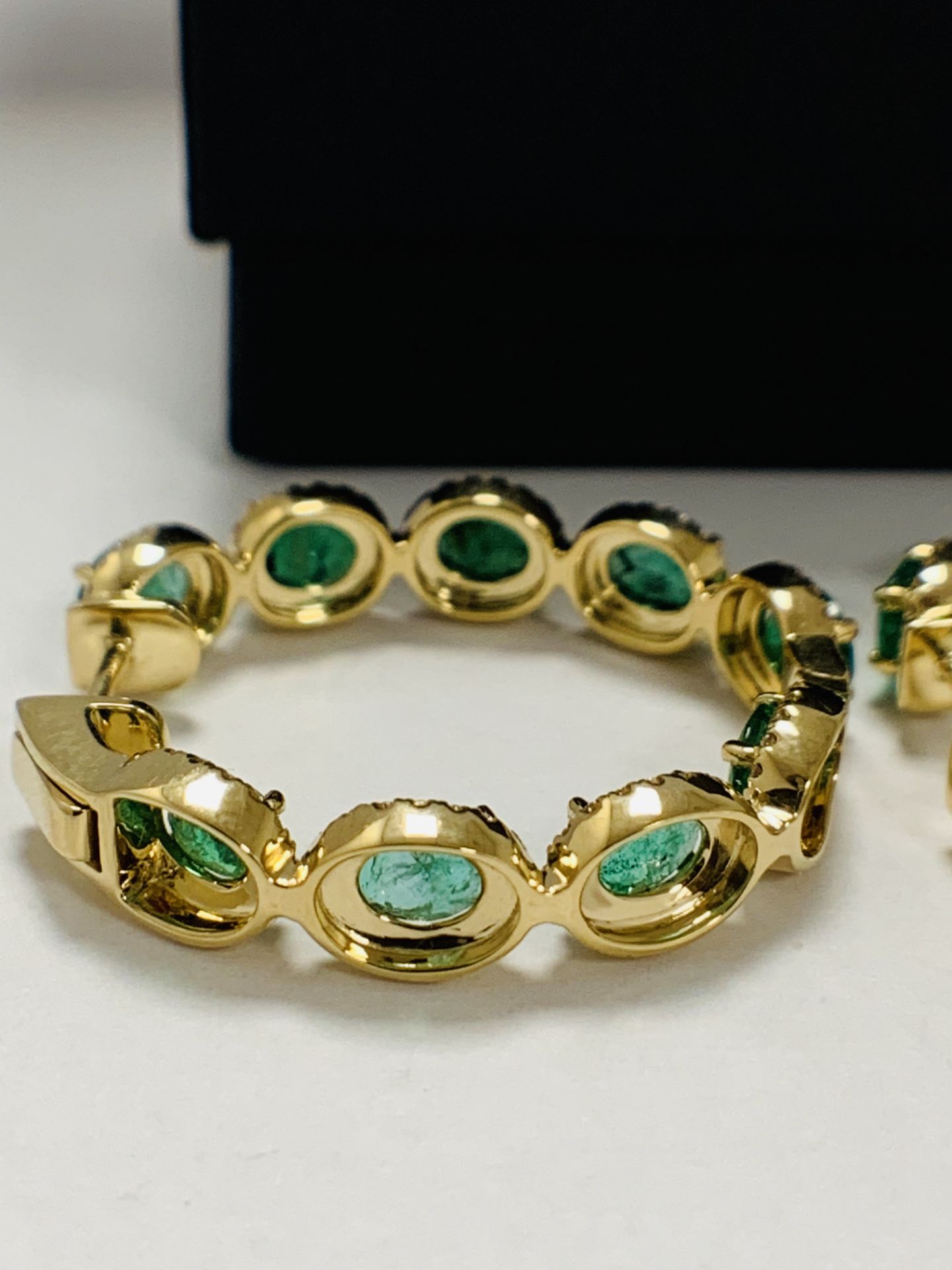 14ct Yellow Gold Emerald And Diamond Hoop Earrings - Image 7 of 23