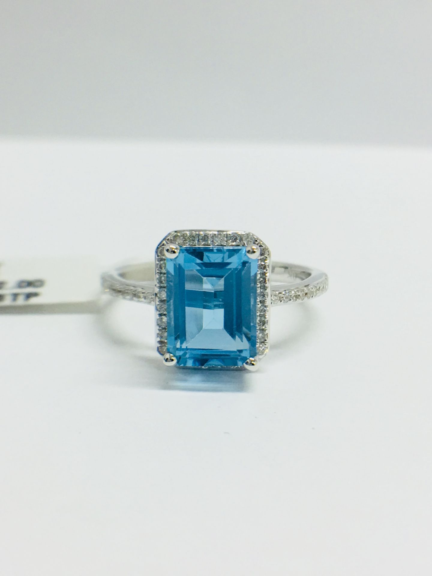 9ct White Gold Blue Topaz Diamond Dress Ring - Image 11 of 12