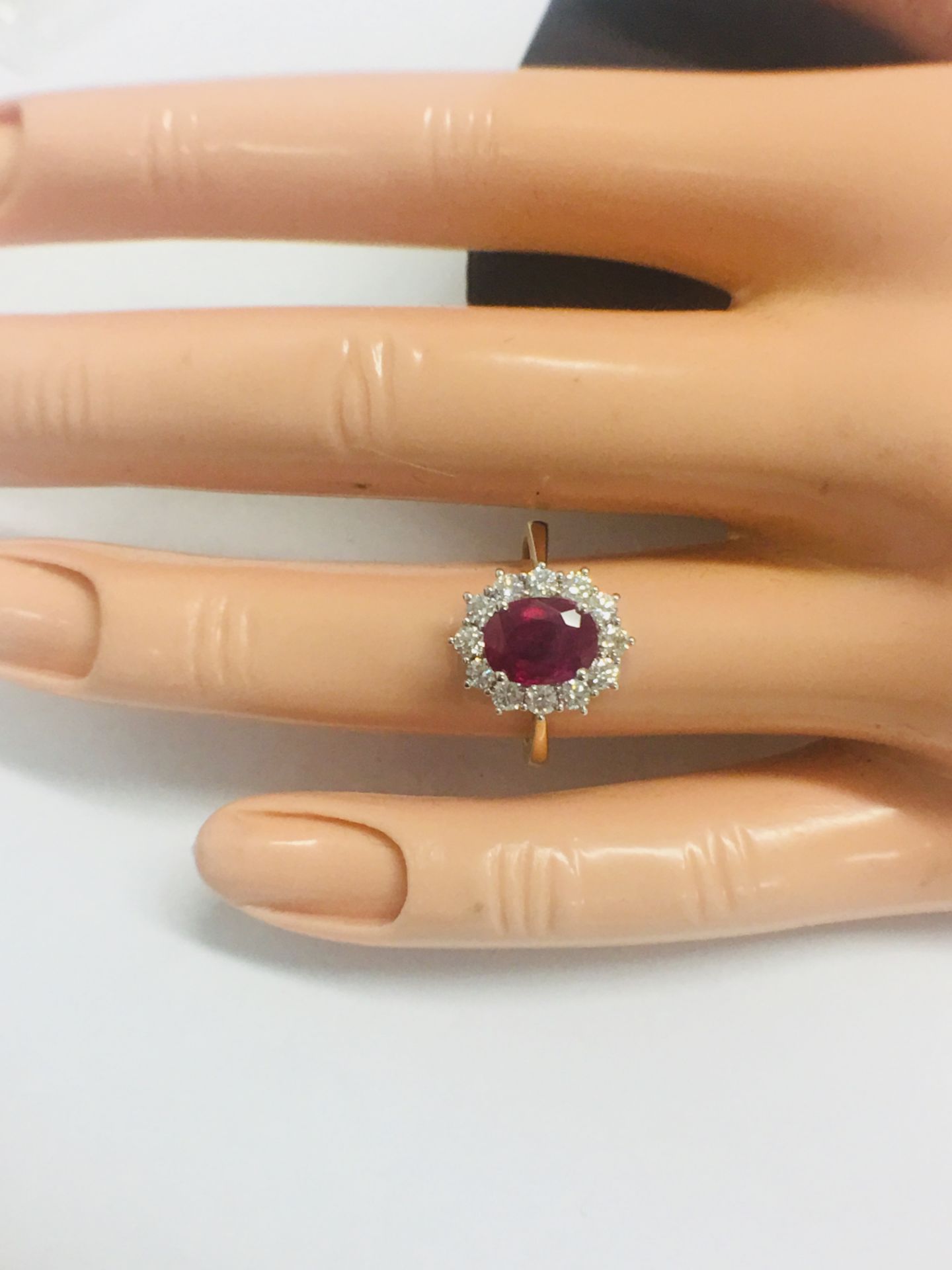 18ct Ruby And Diamond Cluster Ring - Image 11 of 11