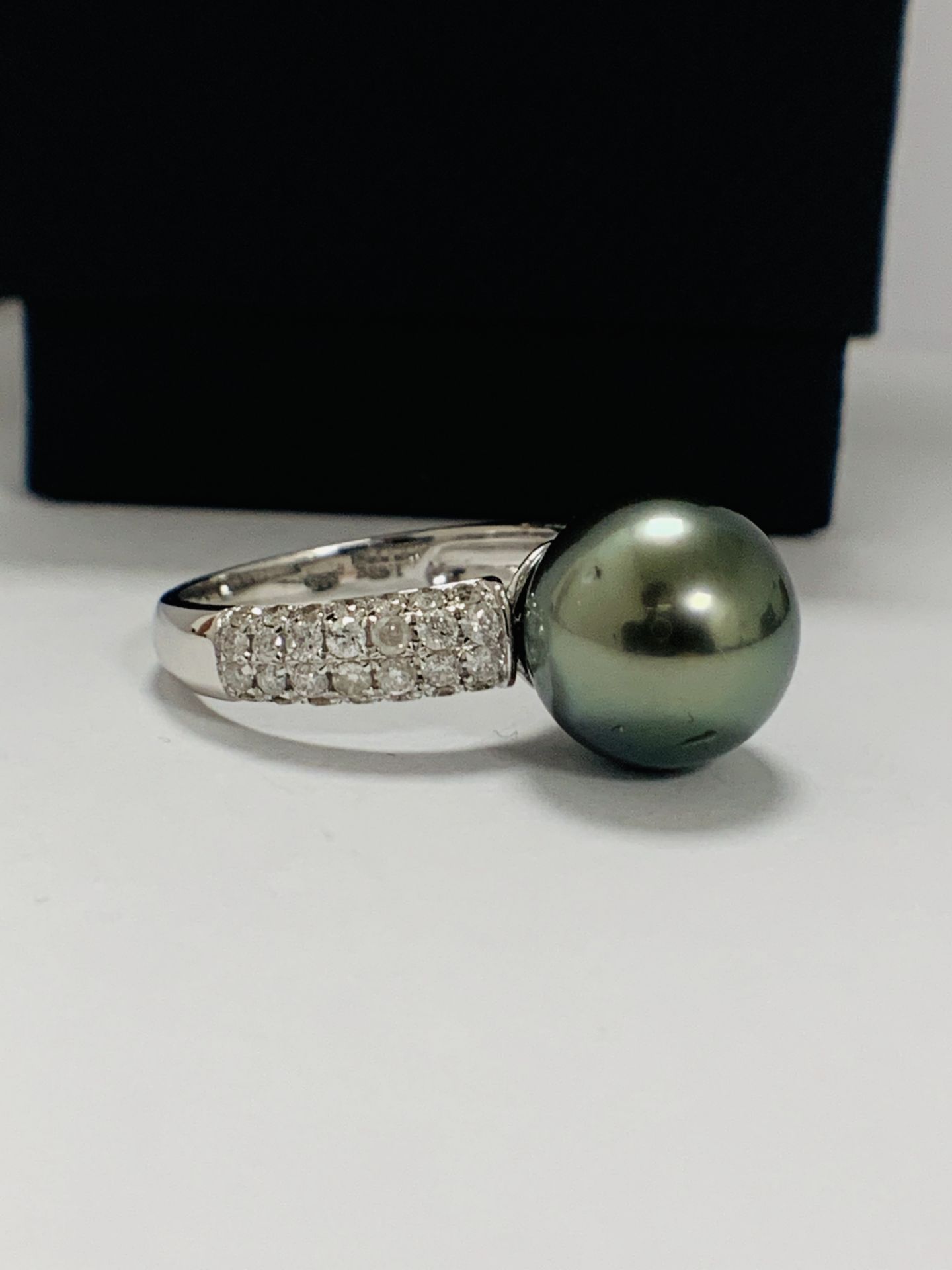 14ct White Gold Pearl And Diamond Ring - Image 9 of 15