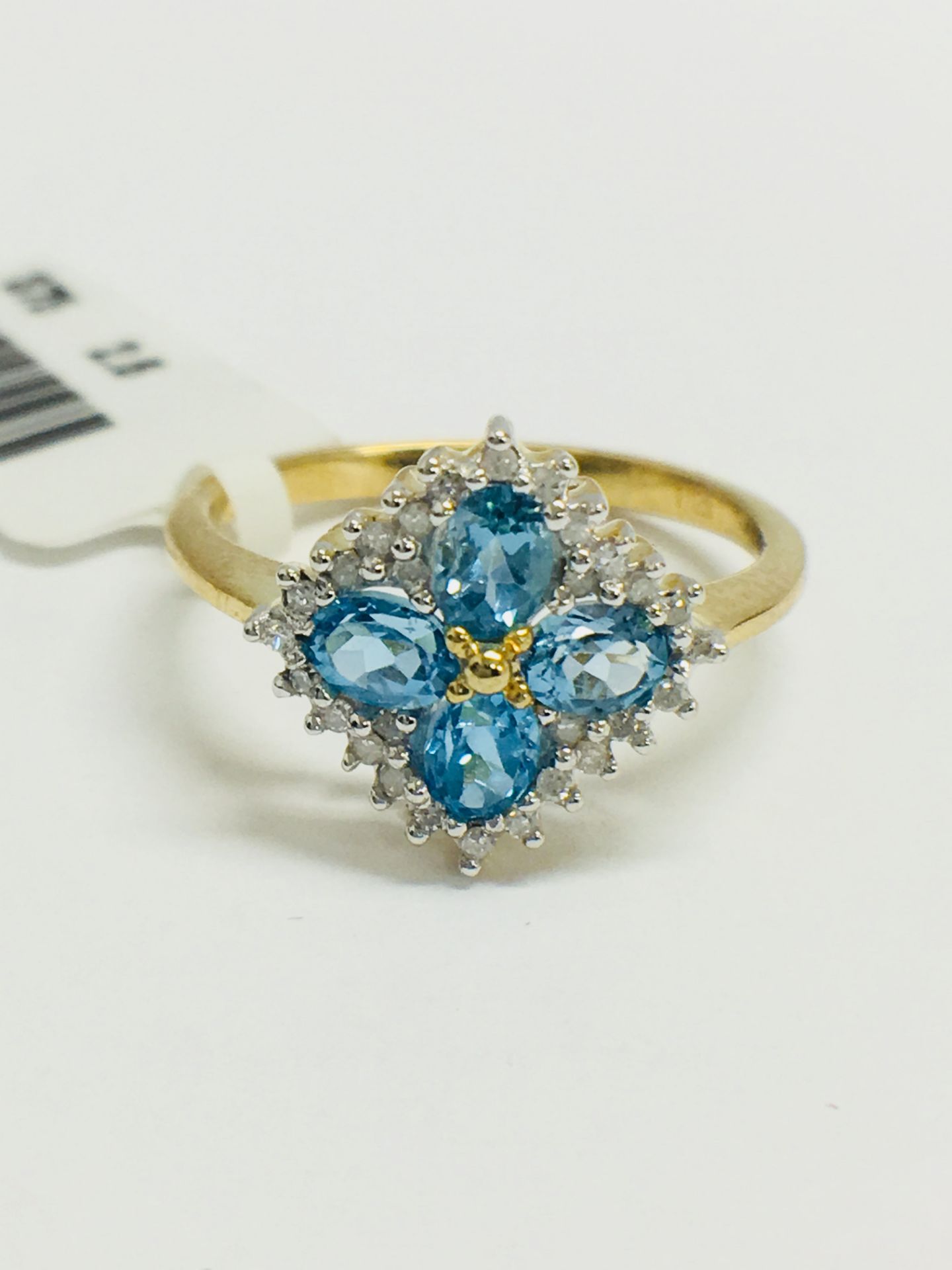 9ct Yellow Gold Blue Topaz Diamond Cluster Ring - Image 2 of 12