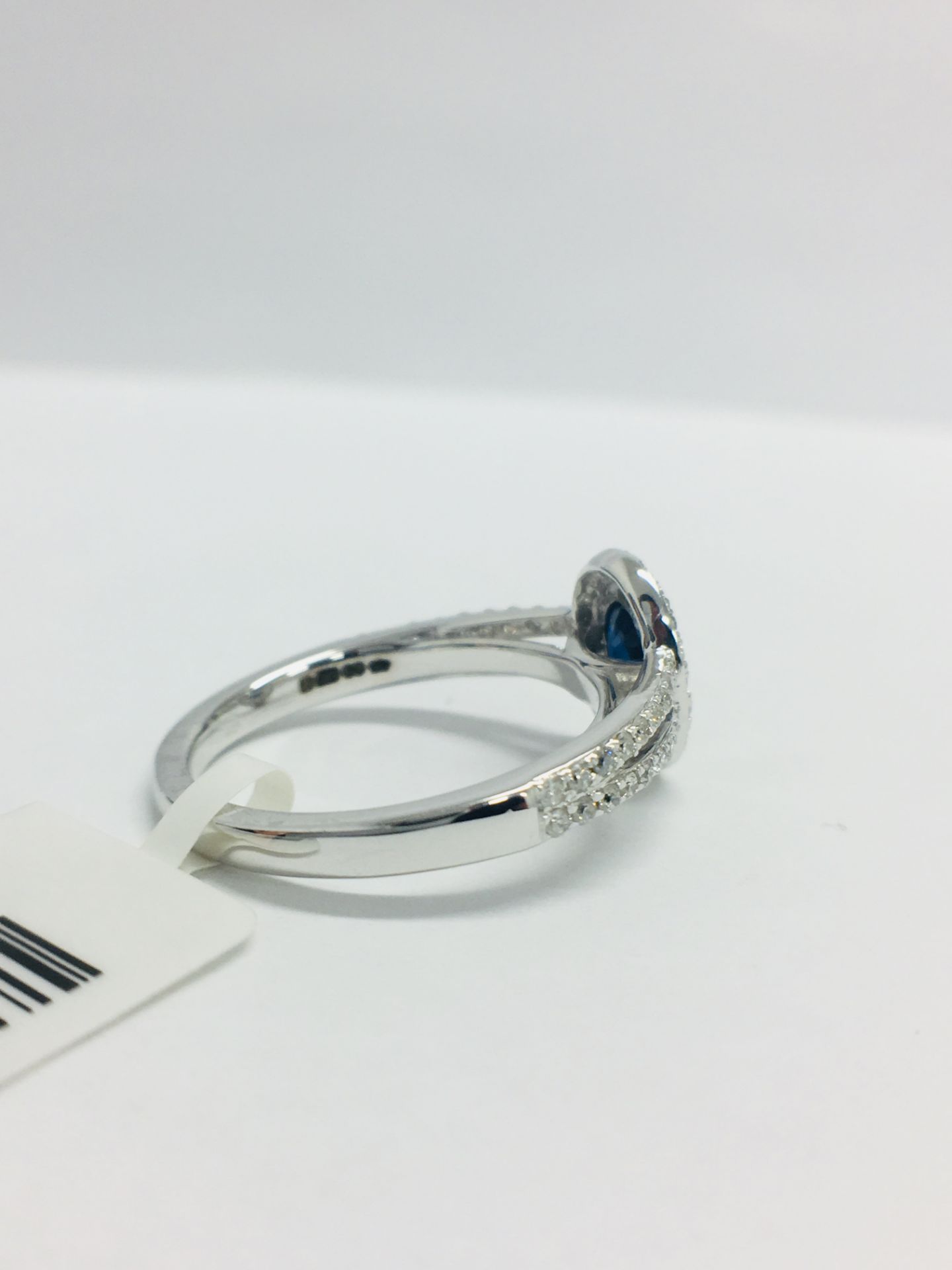 9ct White Gold Sapphire Diamond Cluster Ring - Image 6 of 11