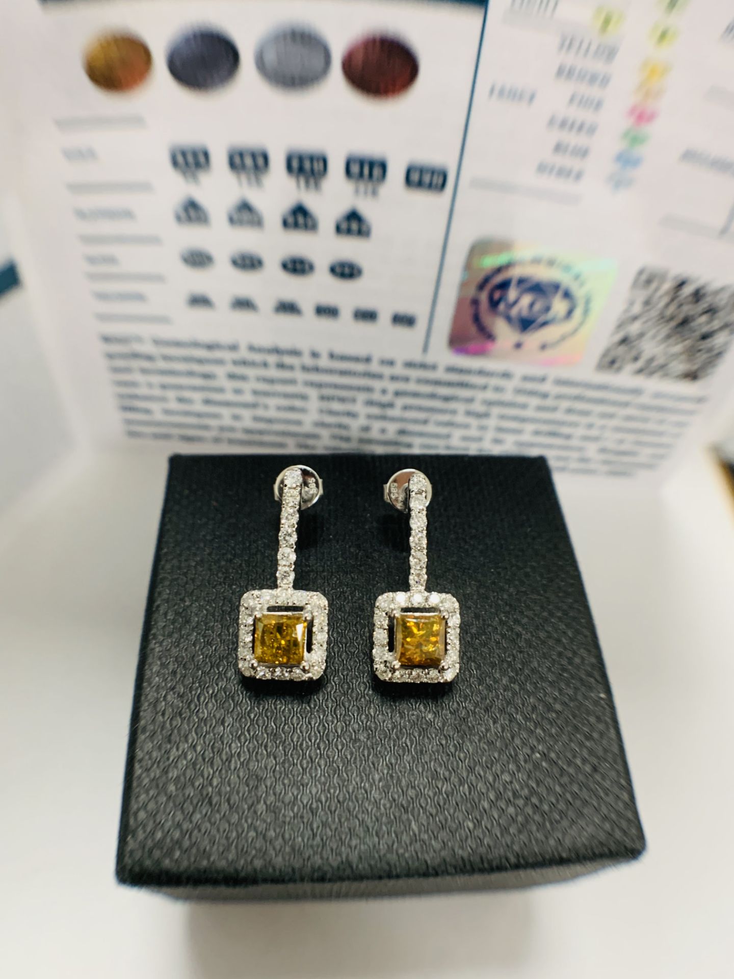 14ct White Gold Yellow Diamond Earrings - Image 15 of 15