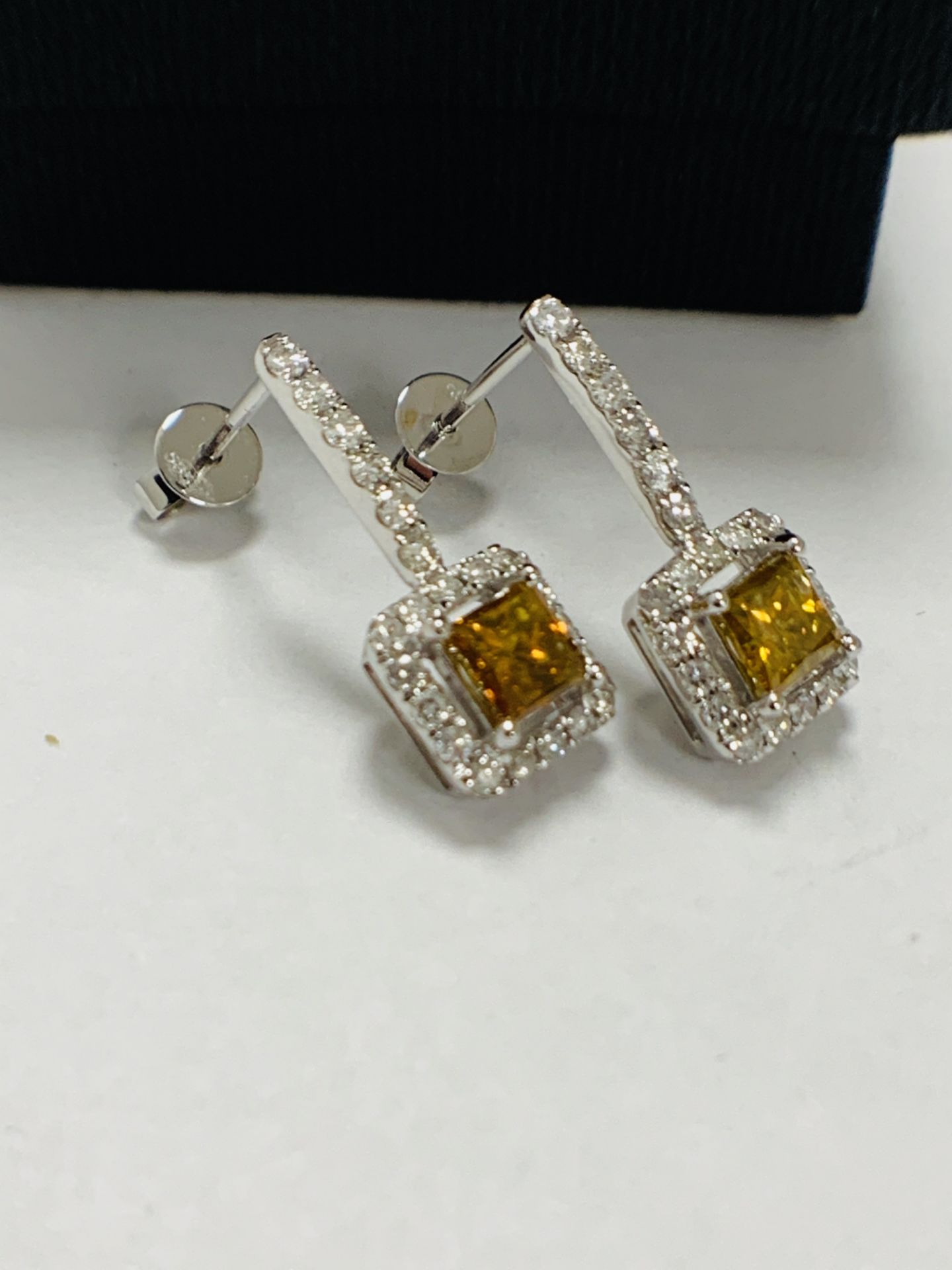 14ct White Gold Yellow Diamond Earrings - Image 9 of 15