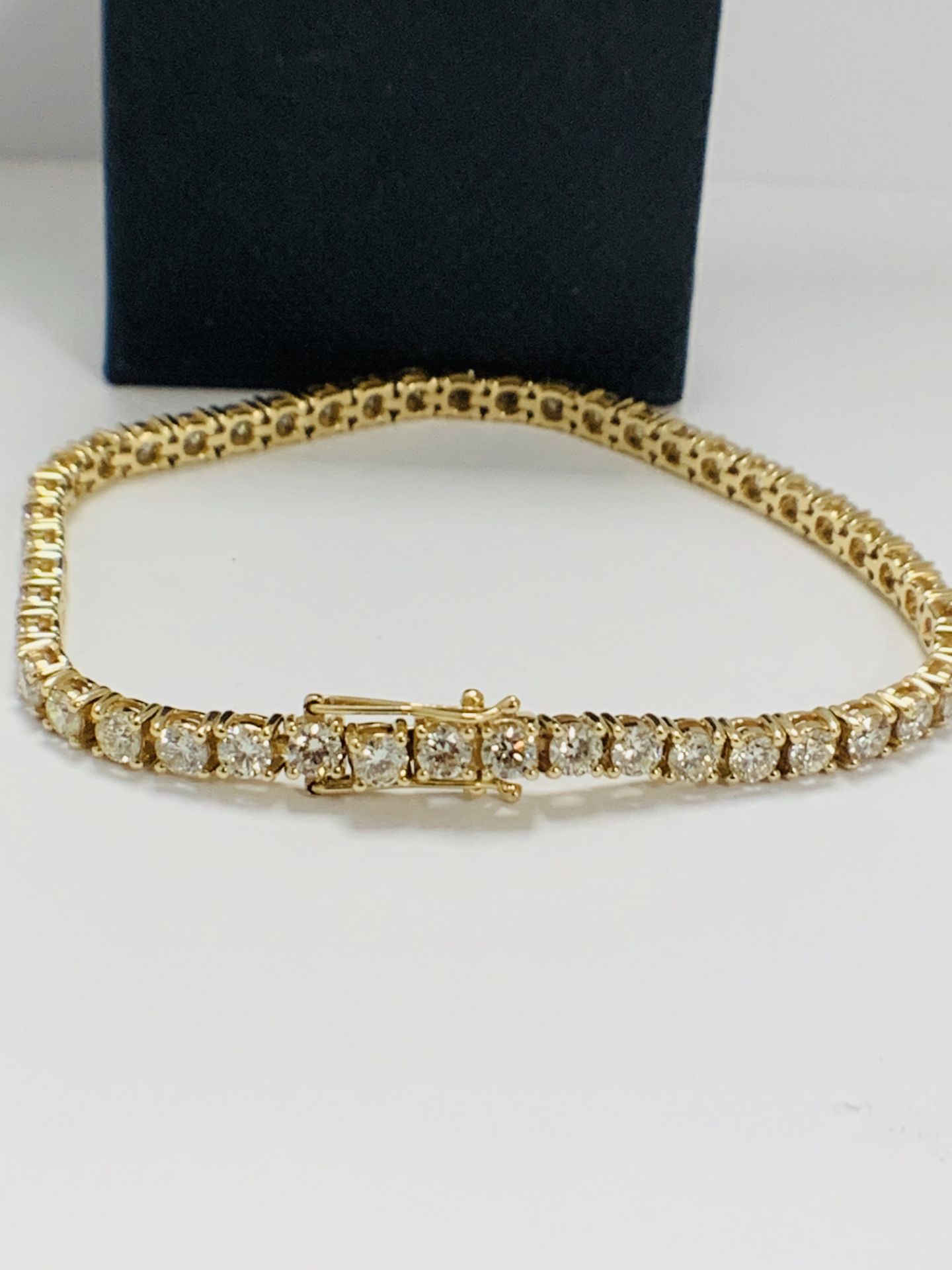 14ct Yellow Gold Diamond Tennis Bracelet - Image 13 of 14