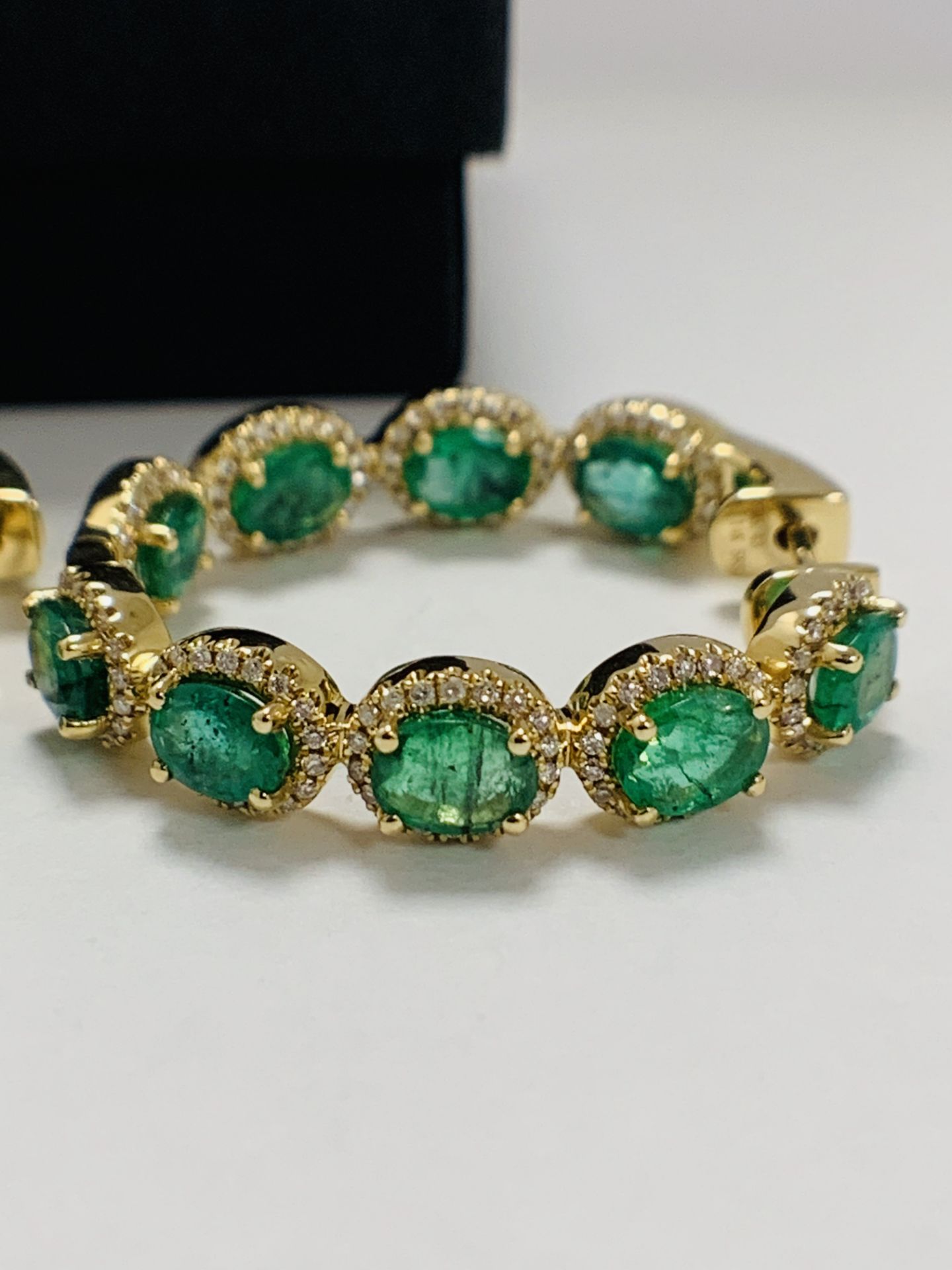 14ct Yellow Gold Emerald And Diamond Hoop Earrings - Image 4 of 23