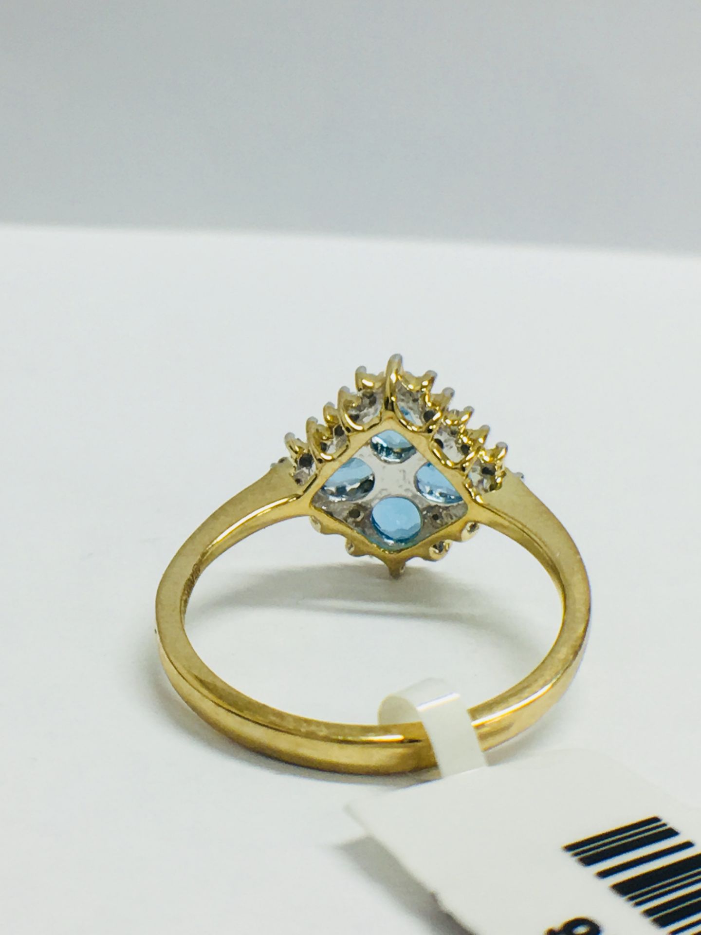 9ct Yellow Gold Blue Topaz Diamond Cluster Ring - Image 7 of 12