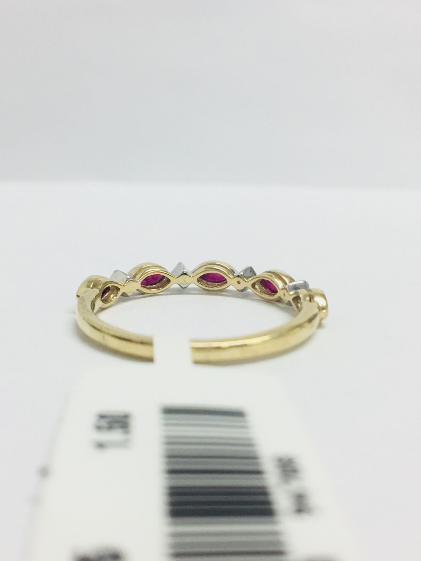 9ct Yellow Gold Ruby Diamond Band Ring - Image 4 of 9