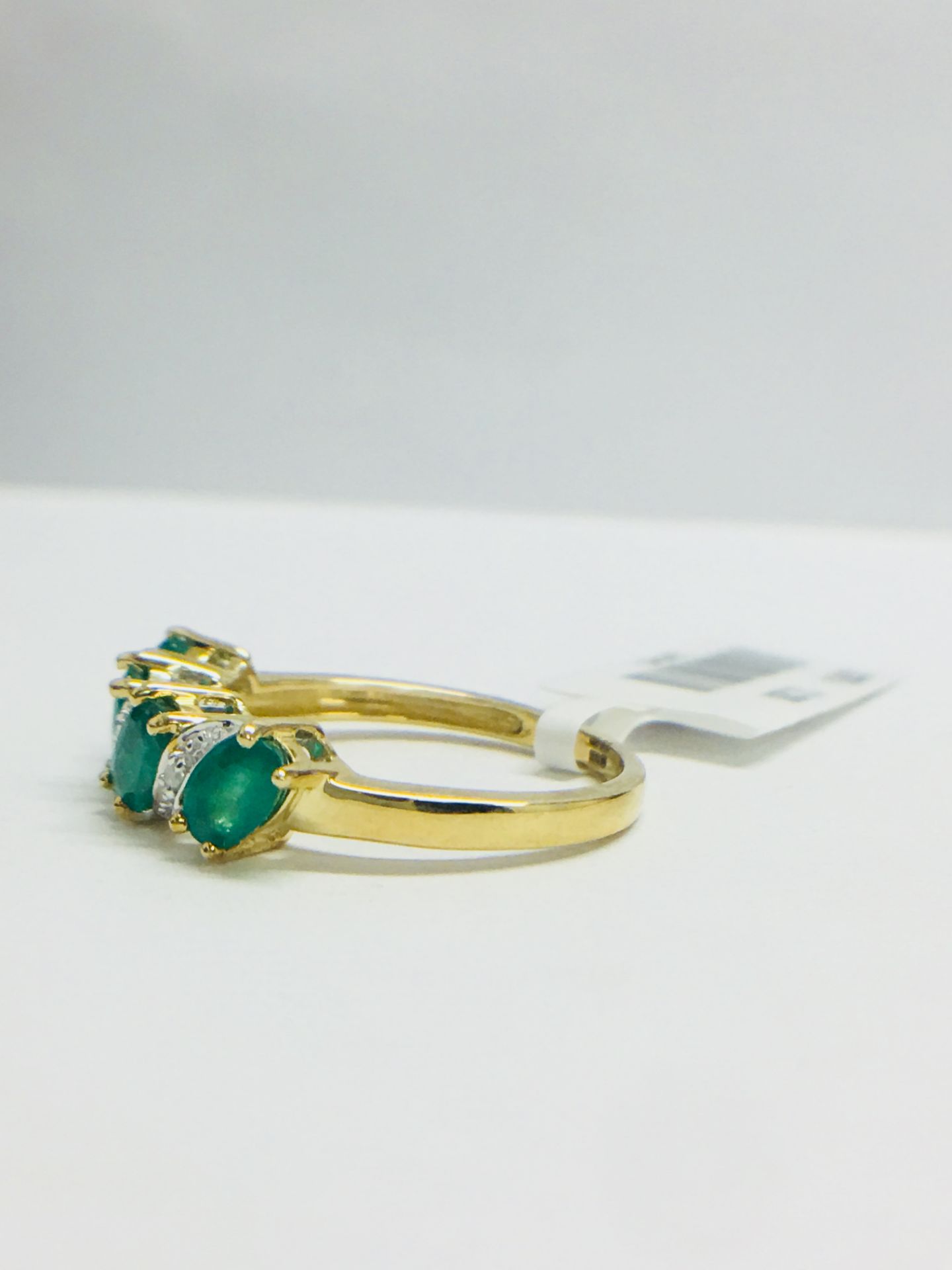 9ct Emerald Diamond Dress Ring - Image 3 of 10