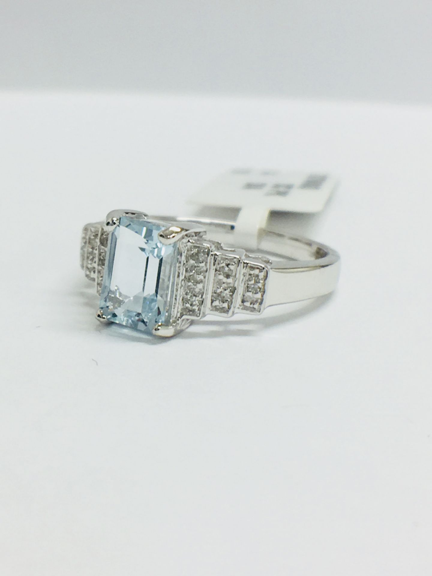 9ct White Gold Aquamarine Diamond Ring - Image 2 of 13