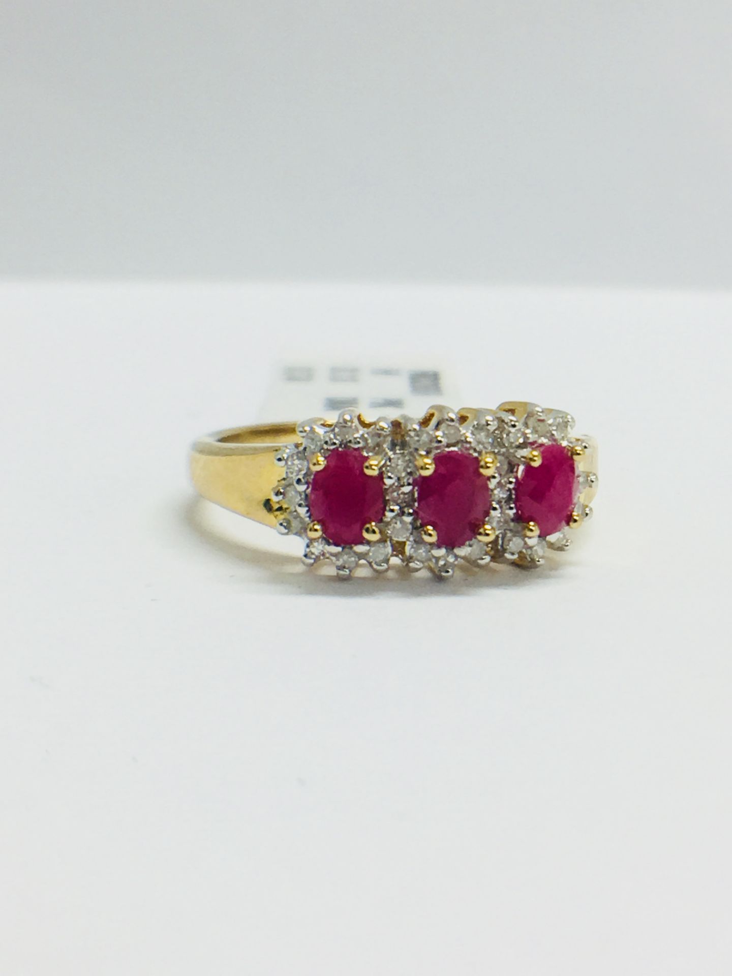 9ct Ruby Diamond Cluster Style Ring - Image 10 of 12