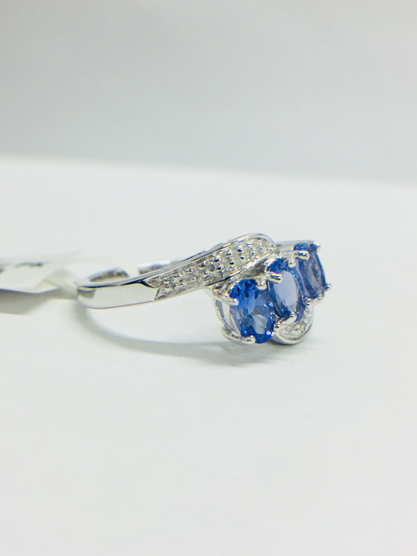 9ct White Gold Tanzanite Diamond Twiat Style Dress Ring - Image 8 of 11