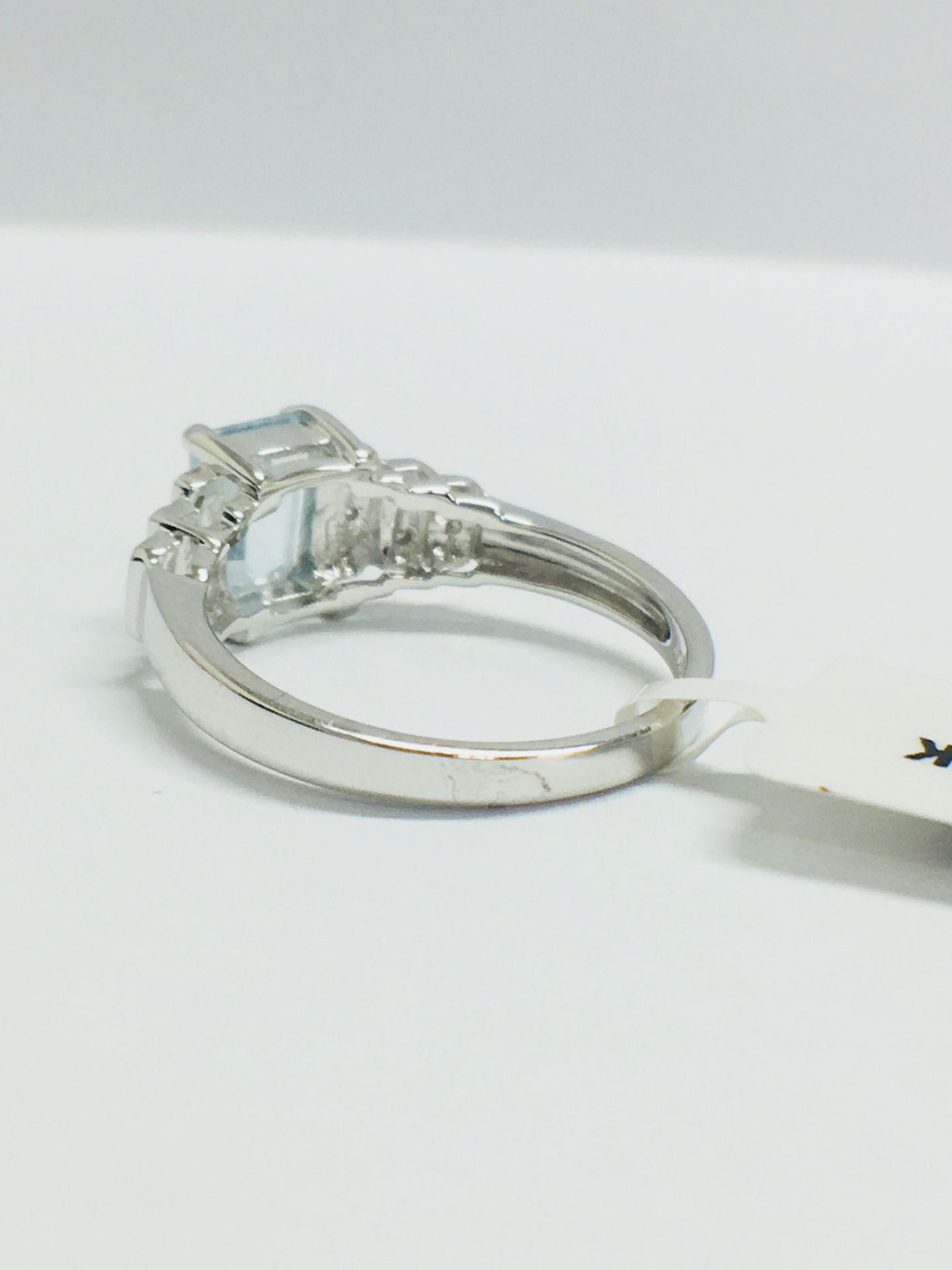 9ct White Gold Aquamarine Diamond Ring - Image 5 of 13
