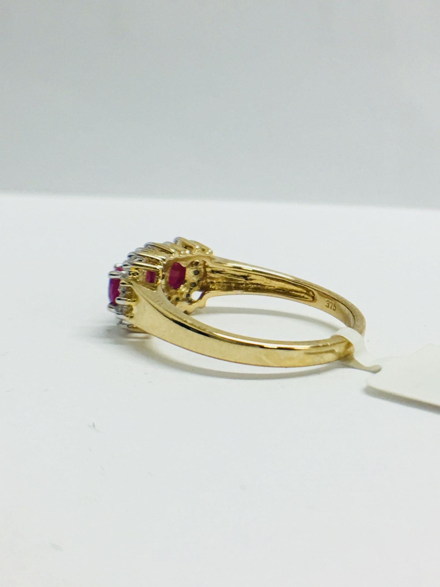 9ct Ruby Diamond Cluster Style Ring - Image 4 of 12