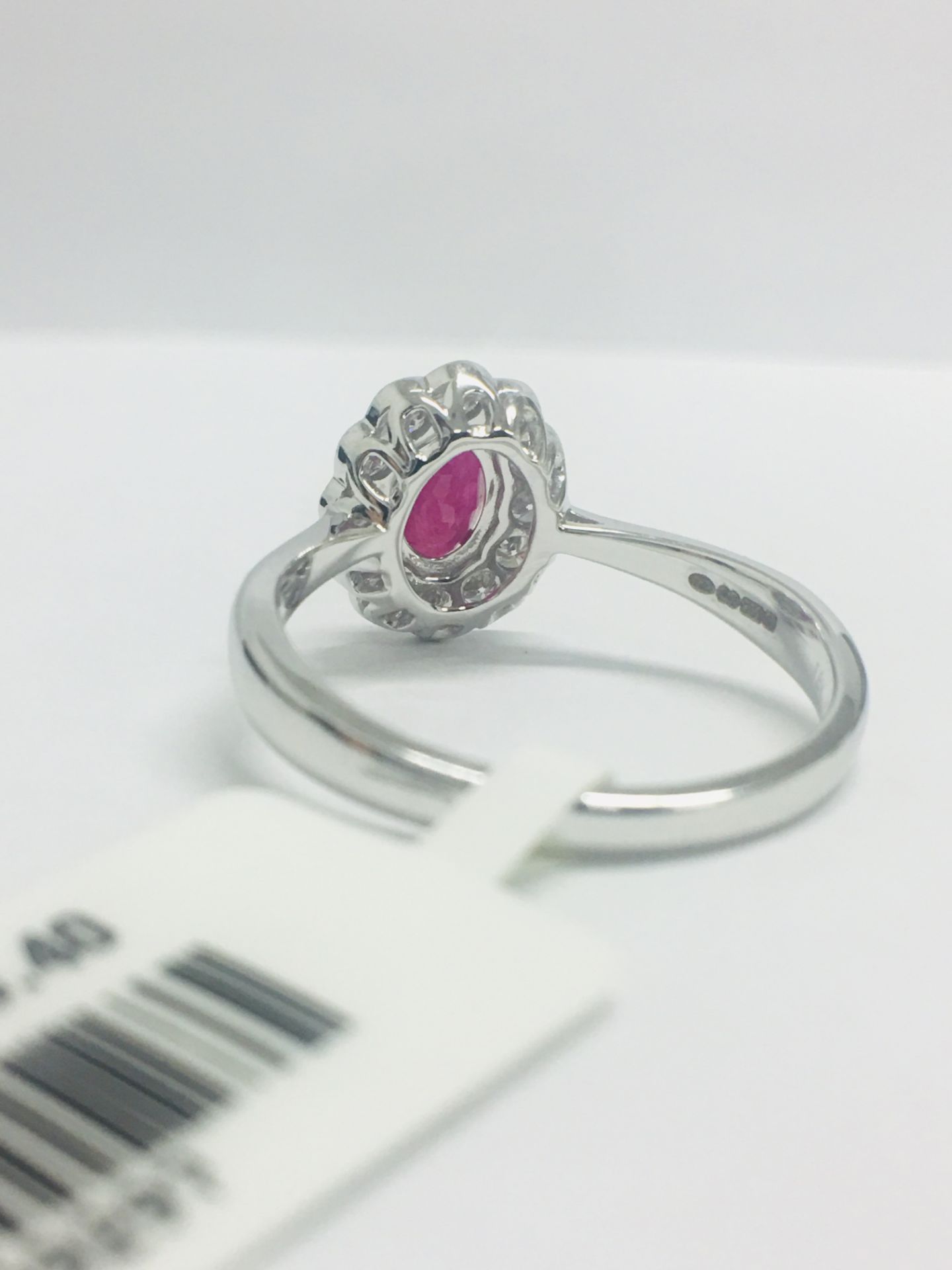 18ct White Gold Ruby Diamond Cluster Ring - Image 5 of 10