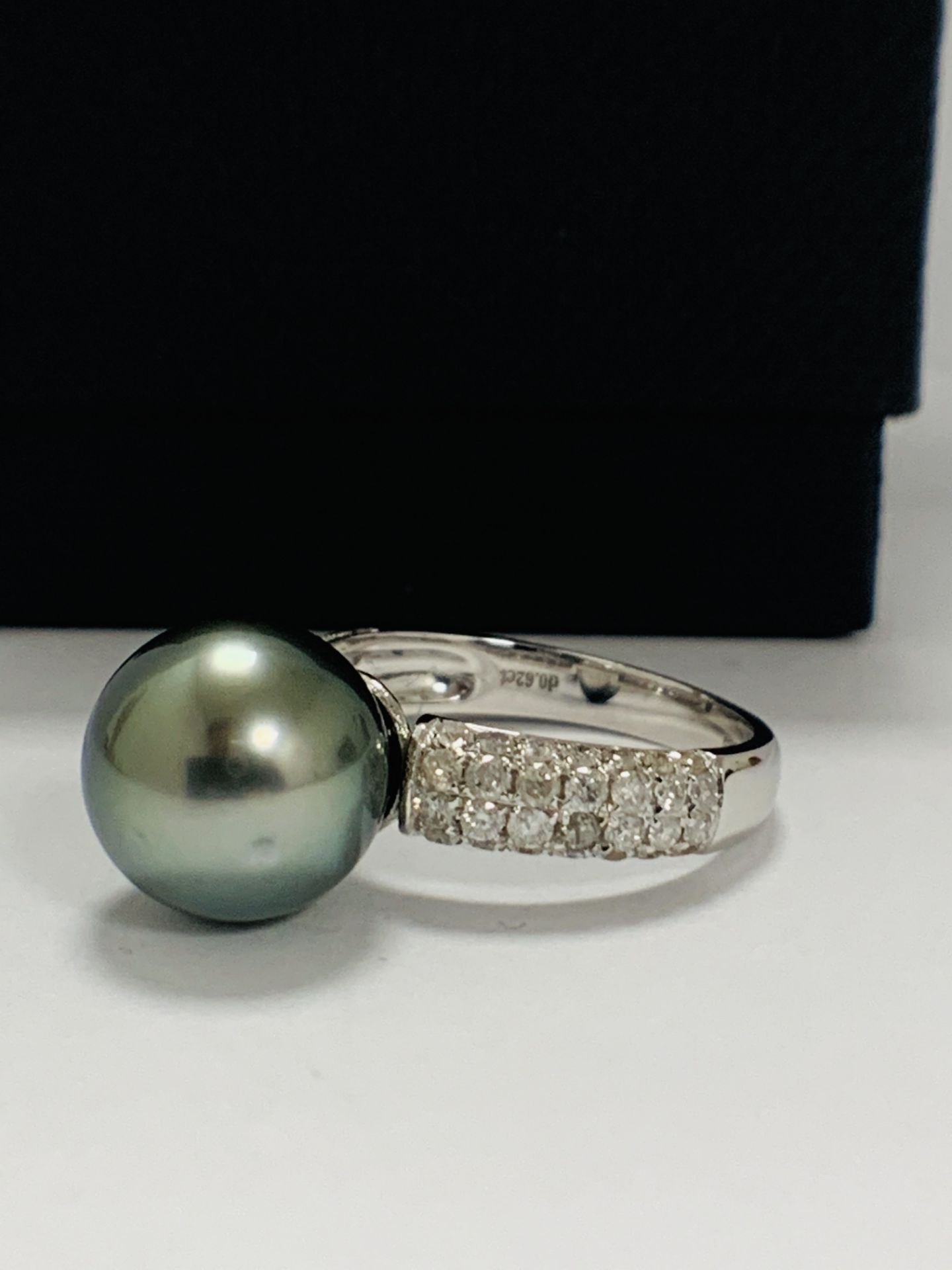 14ct White Gold Pearl And Diamond Ring - Image 3 of 15