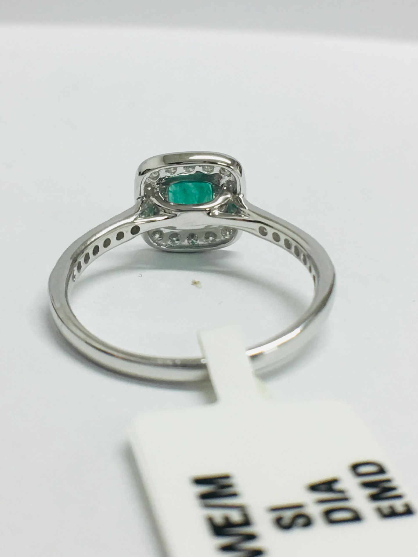 9ct White Gold Cushion Shape Emerald Diamond Dress Ring - Image 8 of 11