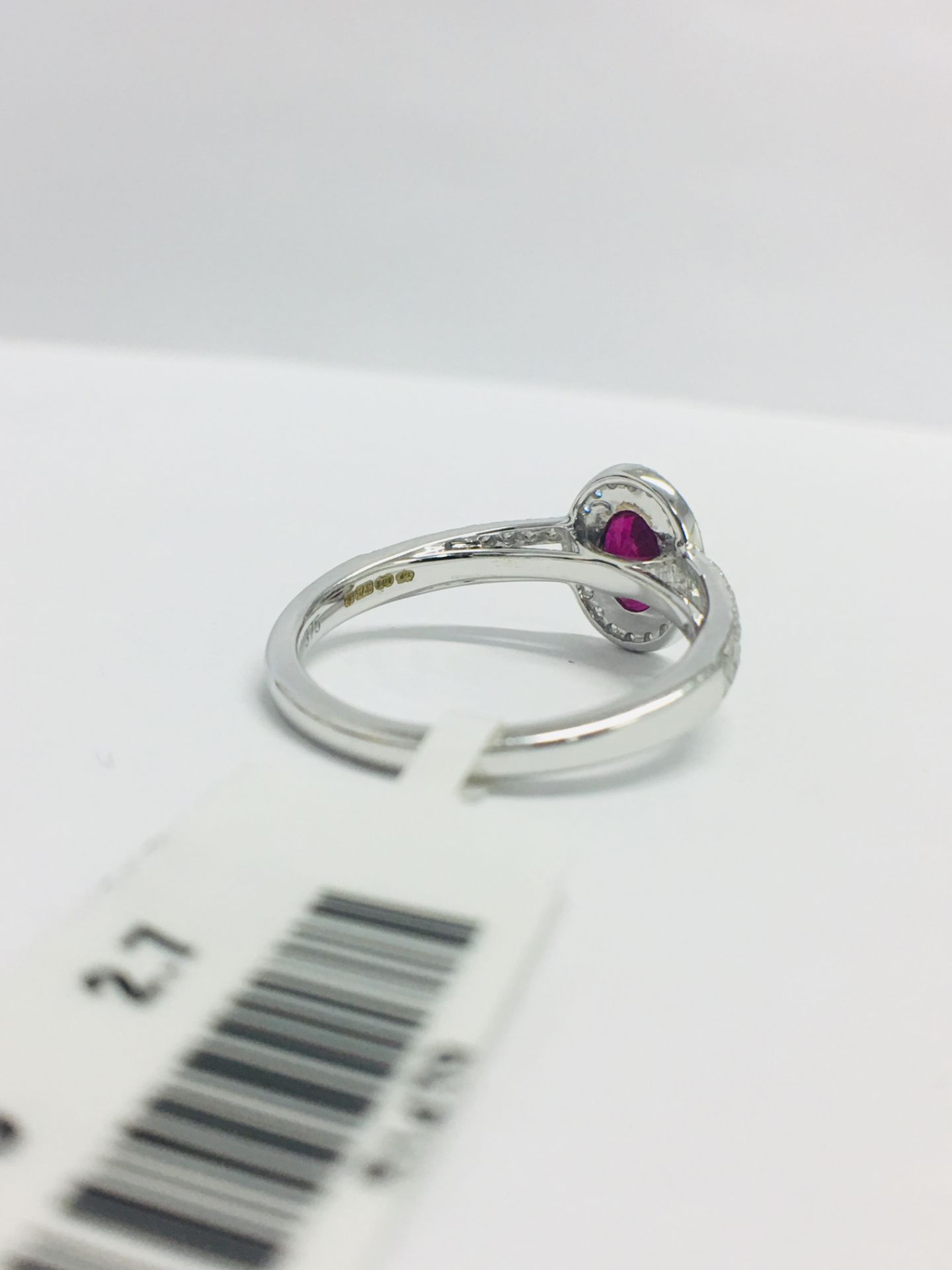 9ct White Gold Ruby Diamond Cluster Ring - Image 6 of 11