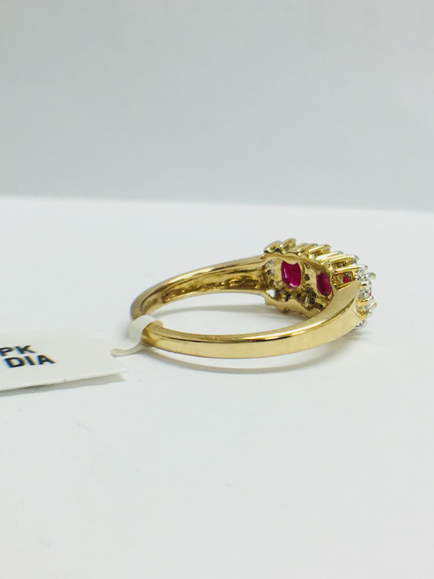 9ct Ruby Diamond Cluster Style Ring - Image 6 of 12