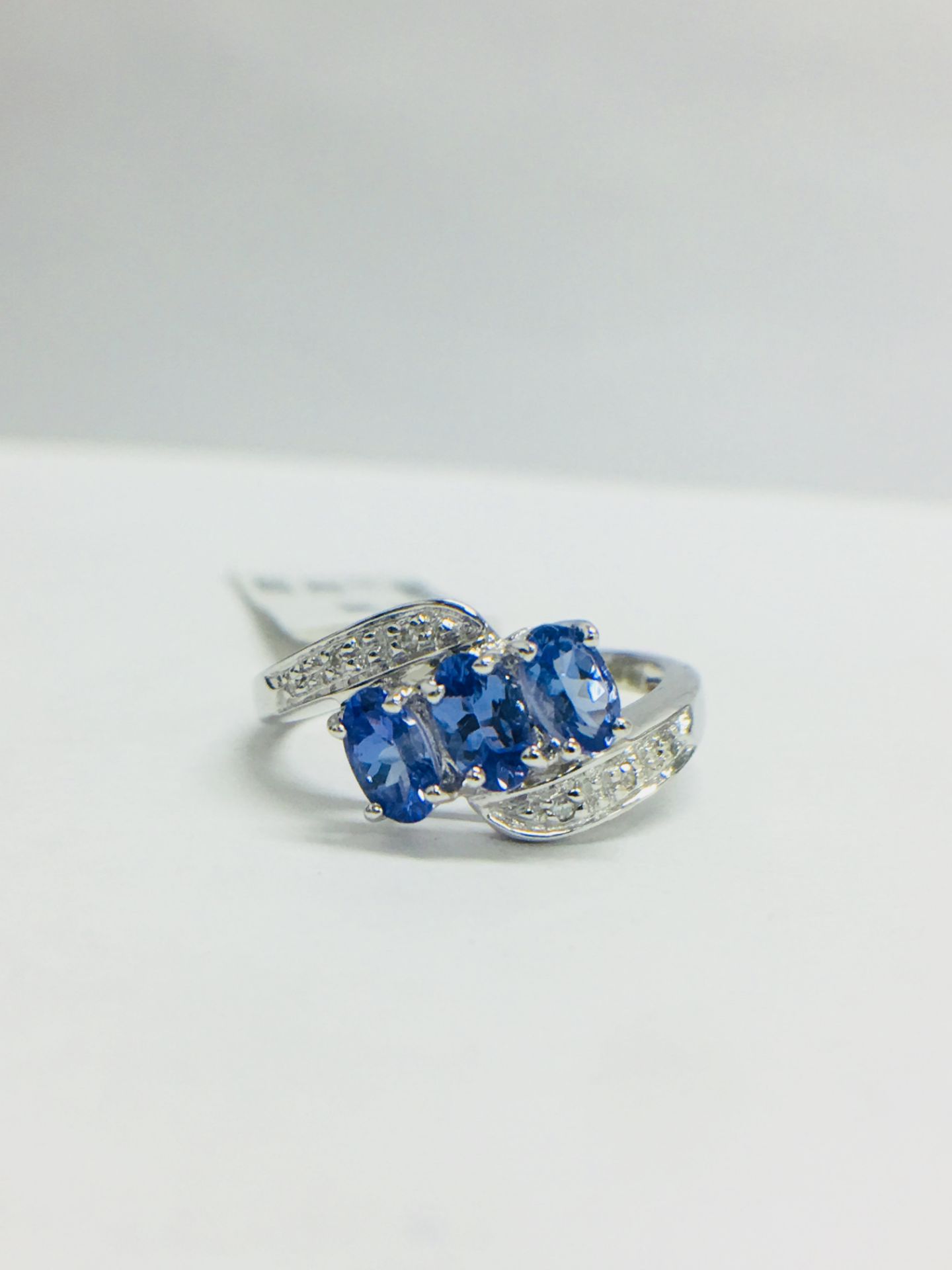 9ct White Gold Tanzanite Diamond Twiat Style Dress Ring