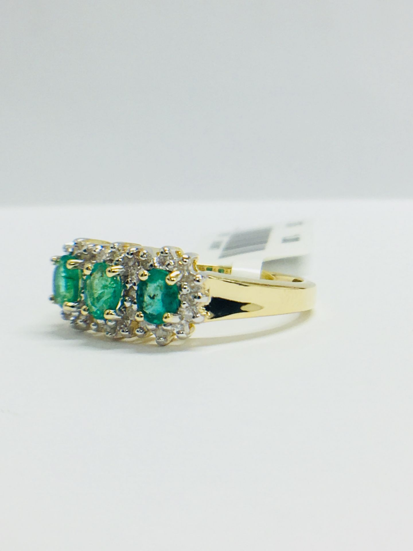 9ct Emerald Diamond Cluster Style Ring - Image 2 of 10